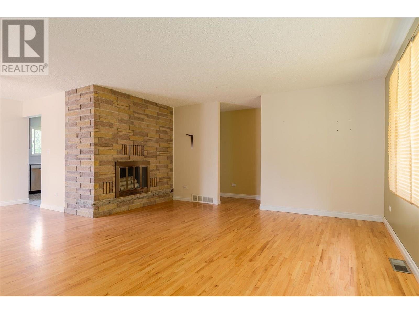 1500 3b Hwy, Fruitvale, British Columbia  V0G 1L1 - Photo 13 - 10352498