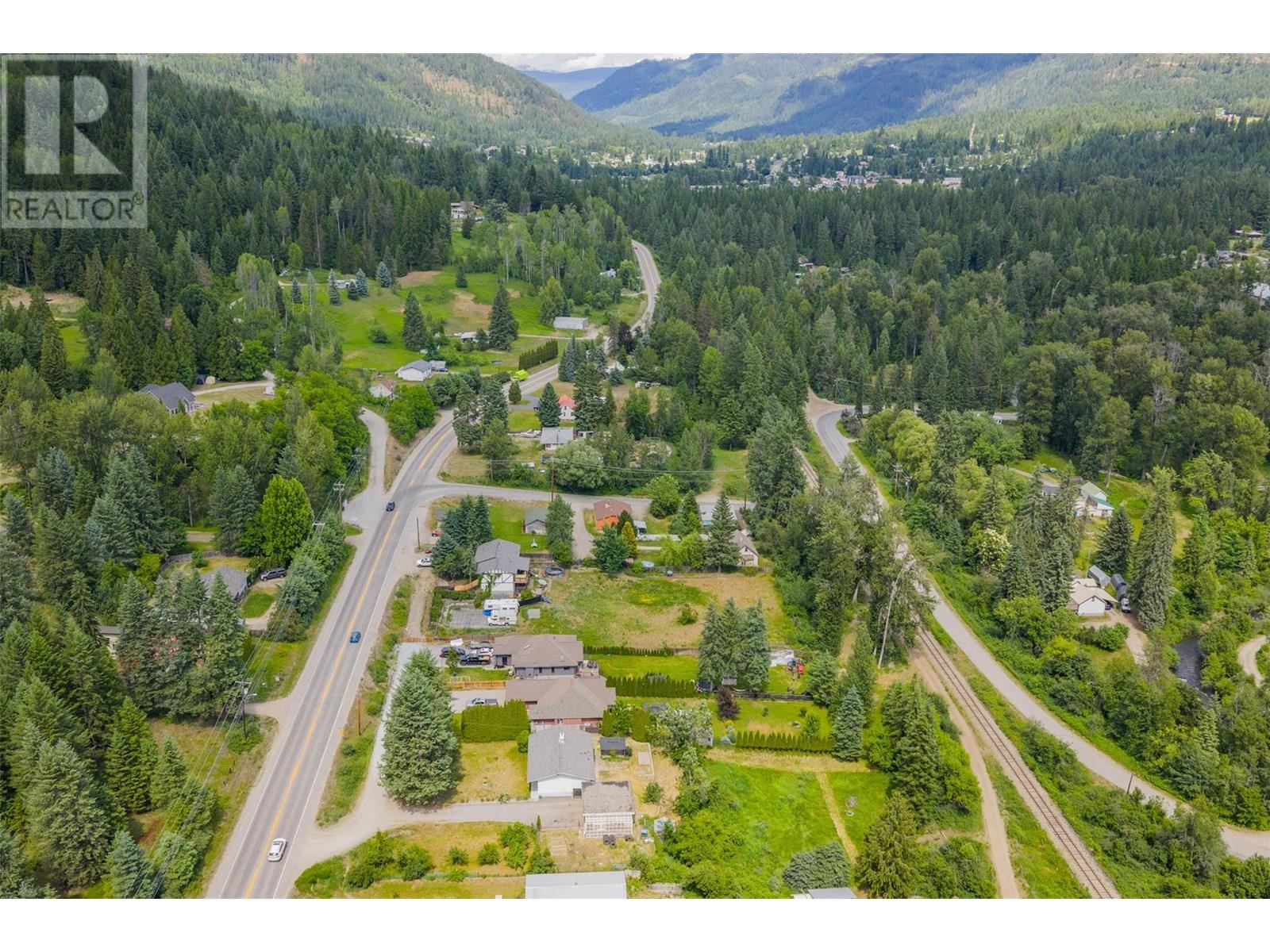 1500 3b Hwy, Fruitvale, British Columbia  V0G 1L1 - Photo 43 - 10352498