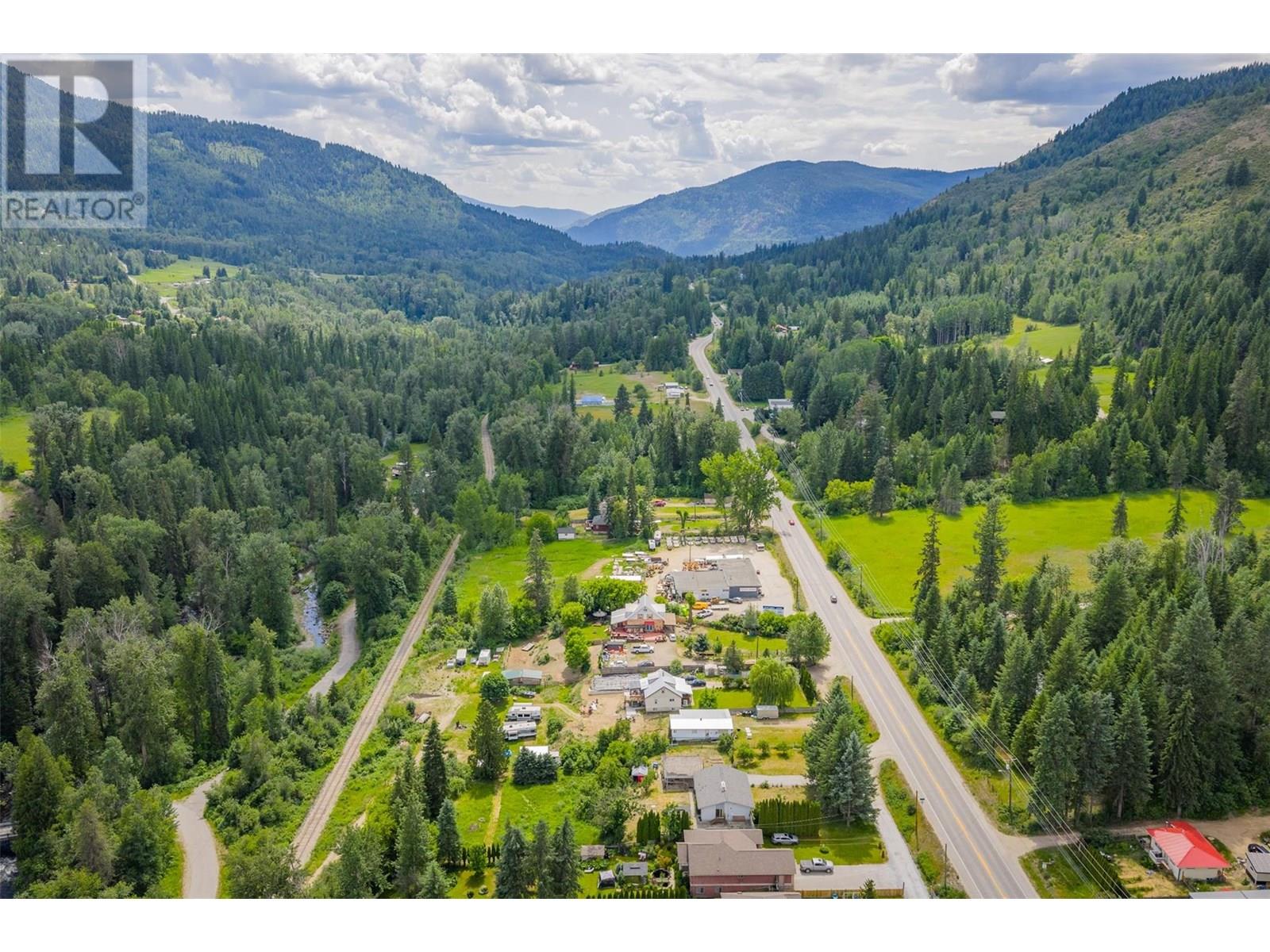 1500 3b Hwy, Fruitvale, British Columbia  V0G 1L1 - Photo 45 - 10352498