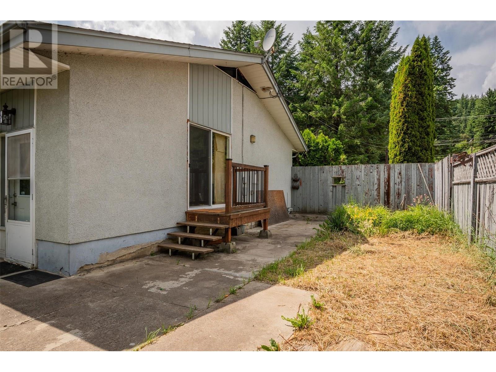 1500 3b Hwy, Fruitvale, British Columbia  V0G 1L1 - Photo 5 - 10352498