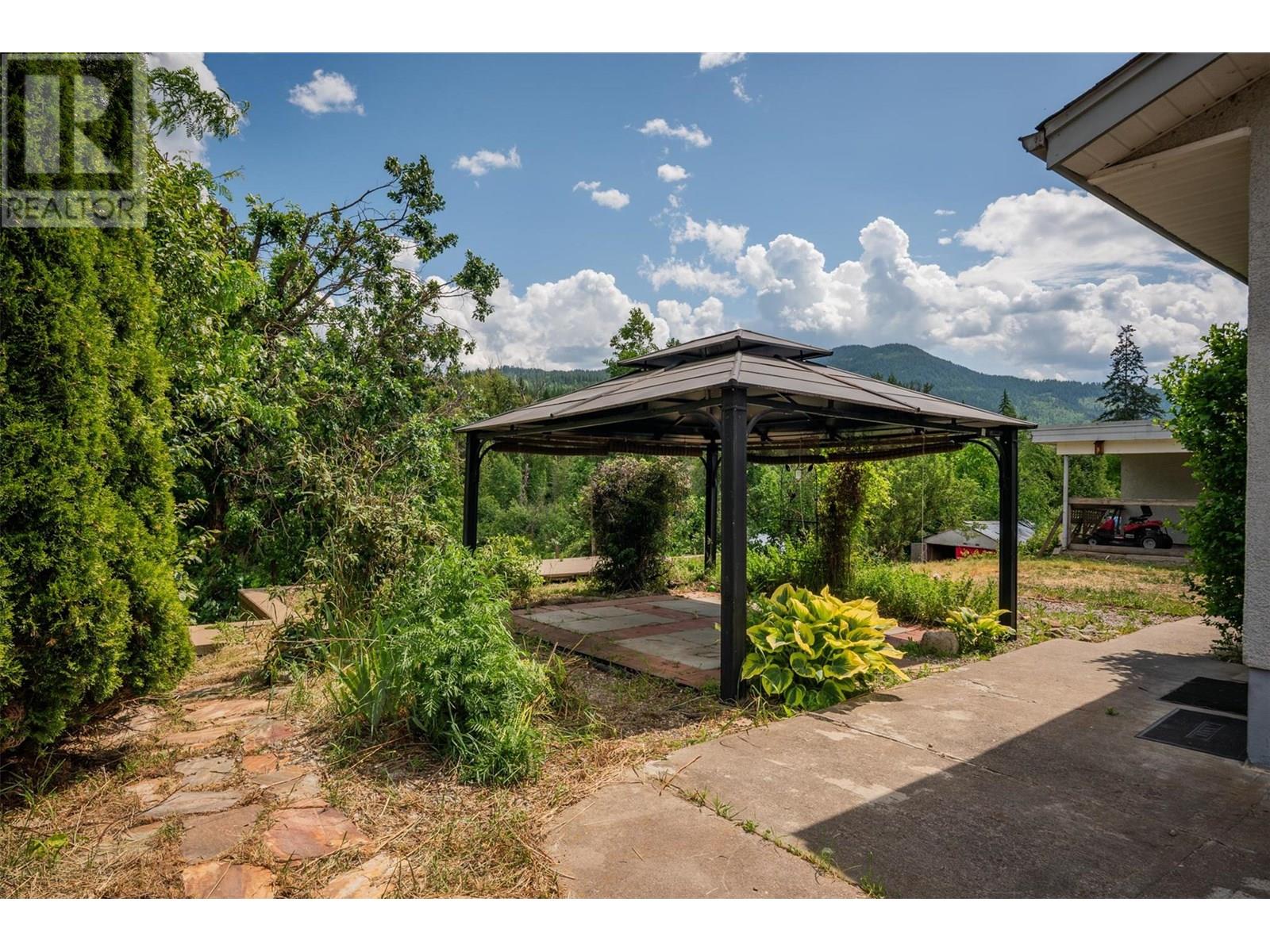 1500 3b Hwy, Fruitvale, British Columbia  V0G 1L1 - Photo 6 - 10352498