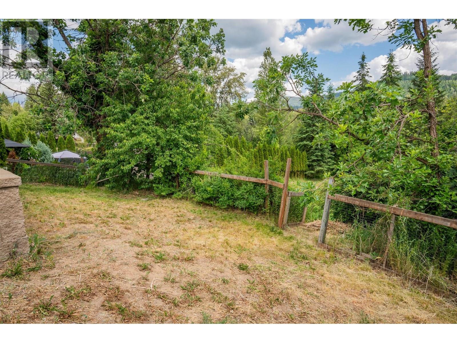1500 3b Hwy, Fruitvale, British Columbia  V0G 1L1 - Photo 7 - 10352498