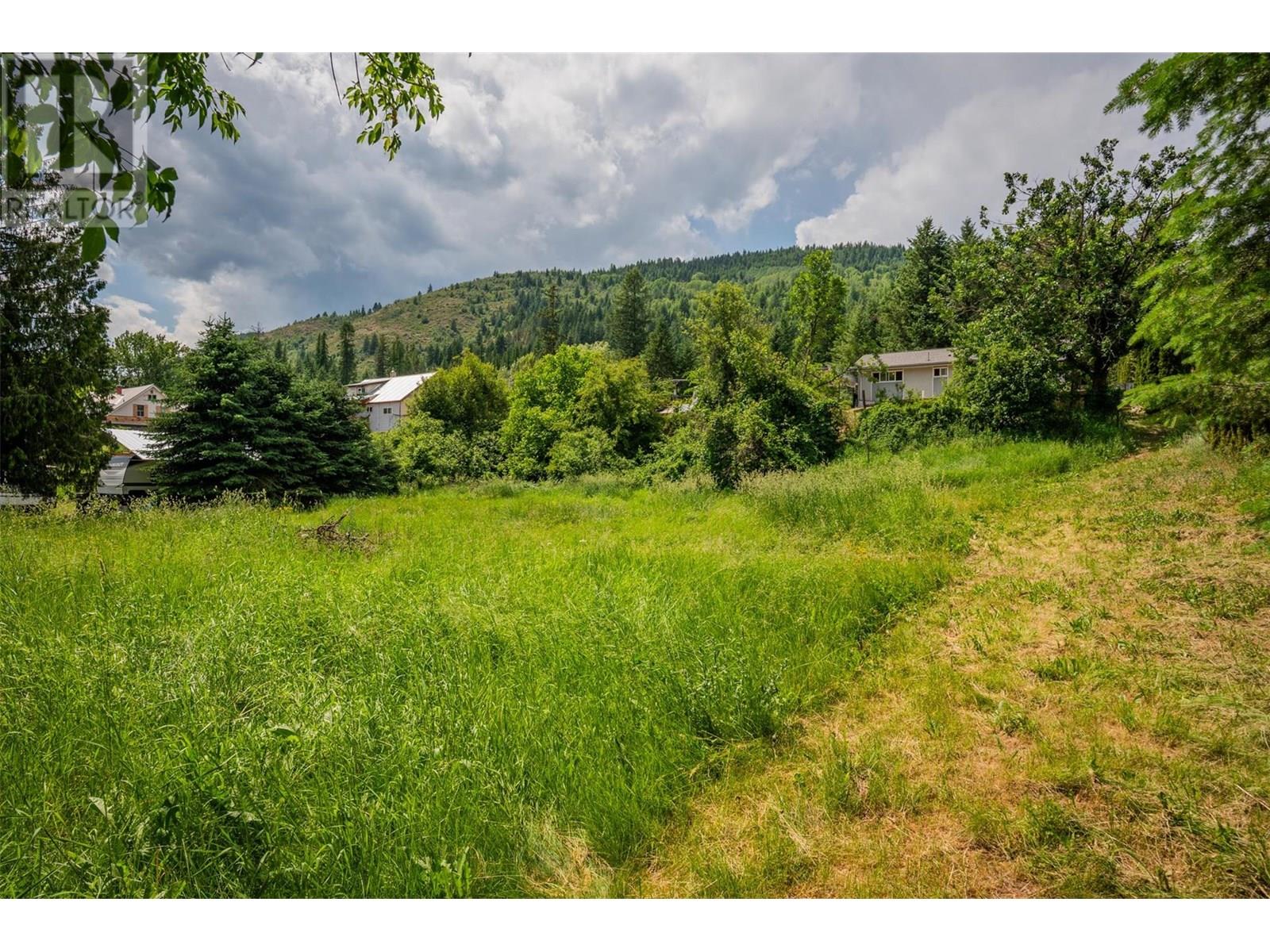 1500 3b Hwy, Fruitvale, British Columbia  V0G 1L1 - Photo 9 - 10352498