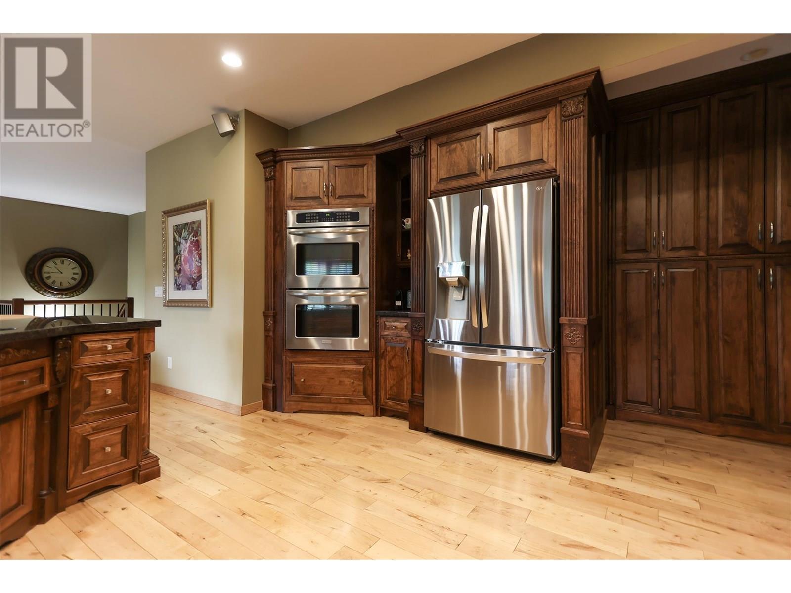 1009 Silvertip Road, Rossland, British Columbia  V0G 1Y0 - Photo 16 - 10352472