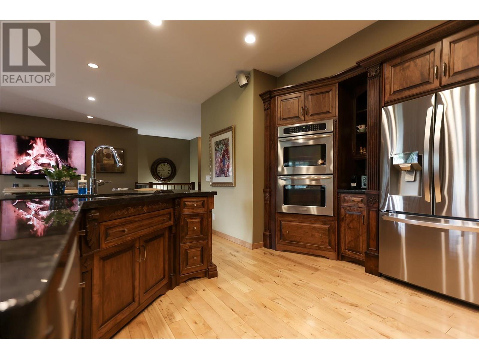 1009 Silvertip Road, Rossland, British Columbia  V0G 1Y0 - Photo 17 - 10352472