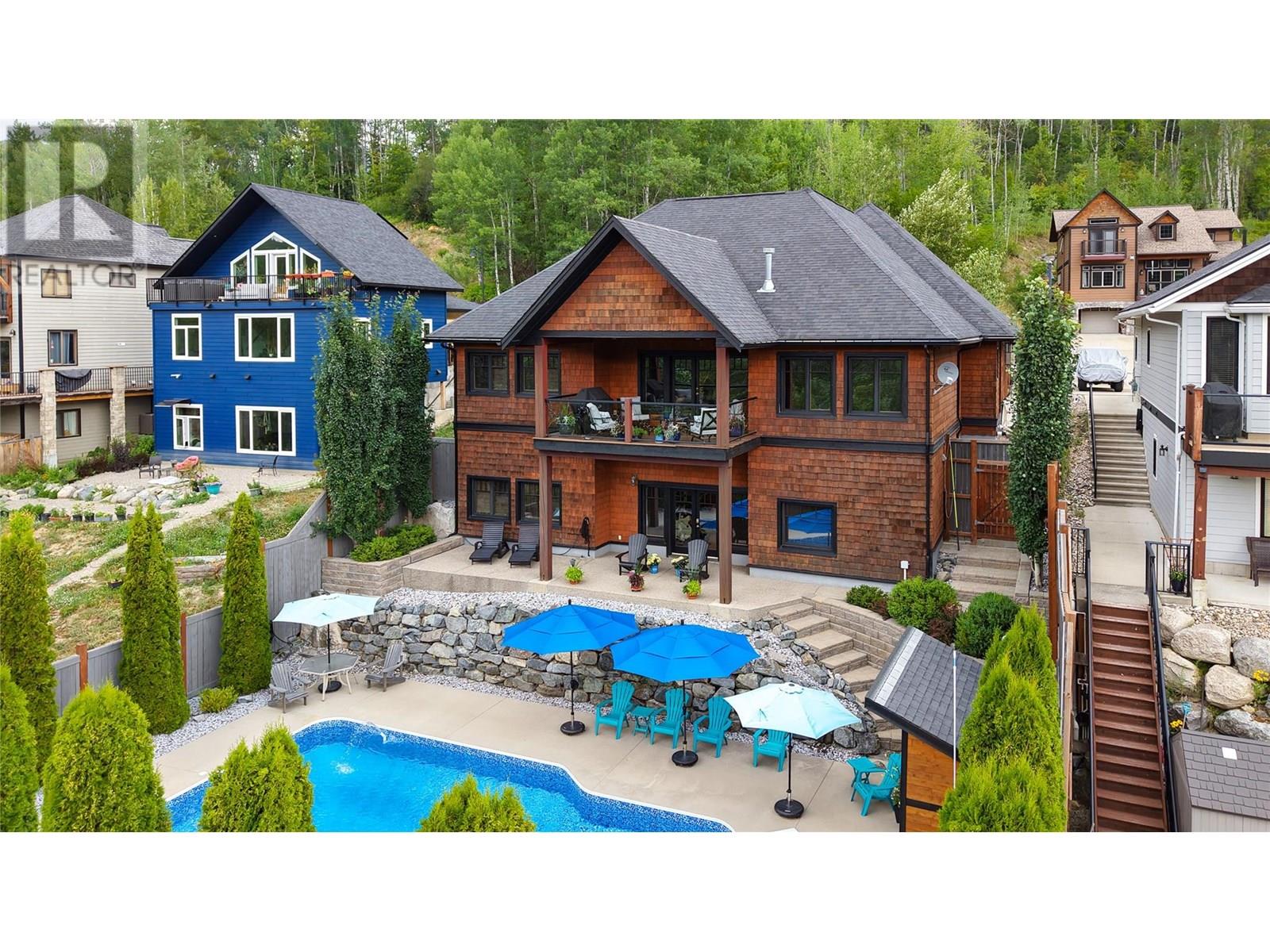 1009 Silvertip Road, Rossland, British Columbia  V0G 1Y0 - Photo 5 - 10352472