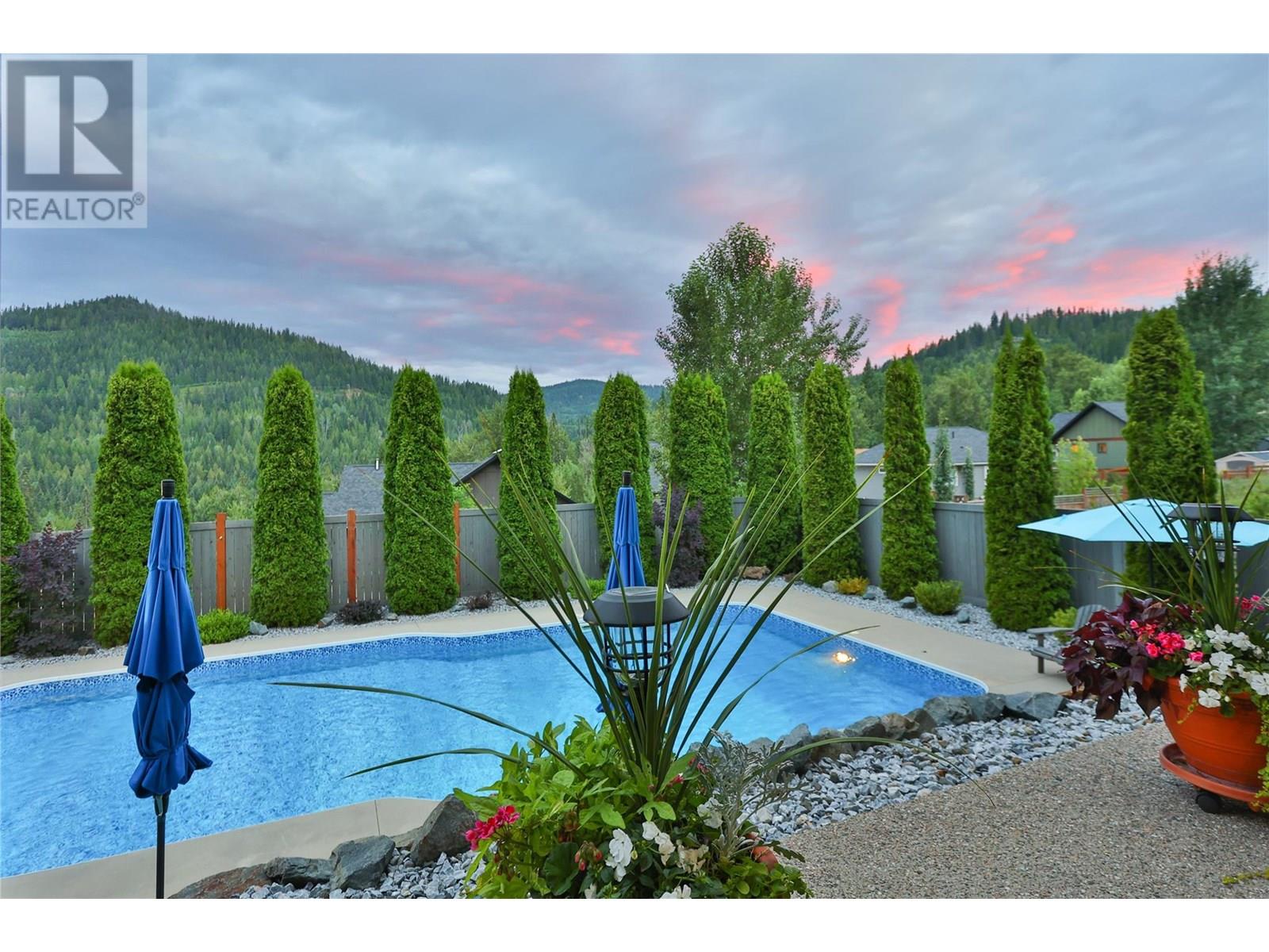 1009 Silvertip Road, Rossland, British Columbia  V0G 1Y0 - Photo 59 - 10352472