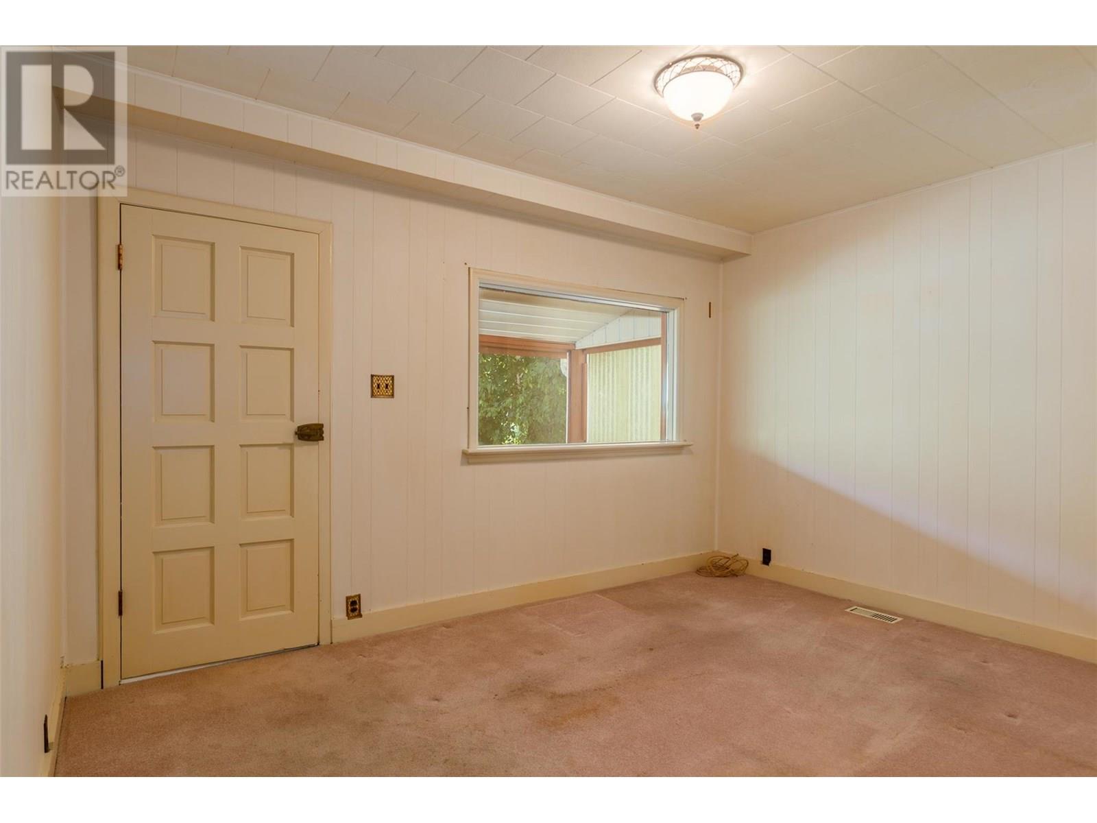 2233 Fifth Avenue, Trail, British Columbia  V1R 3E8 - Photo 10 - 10352267