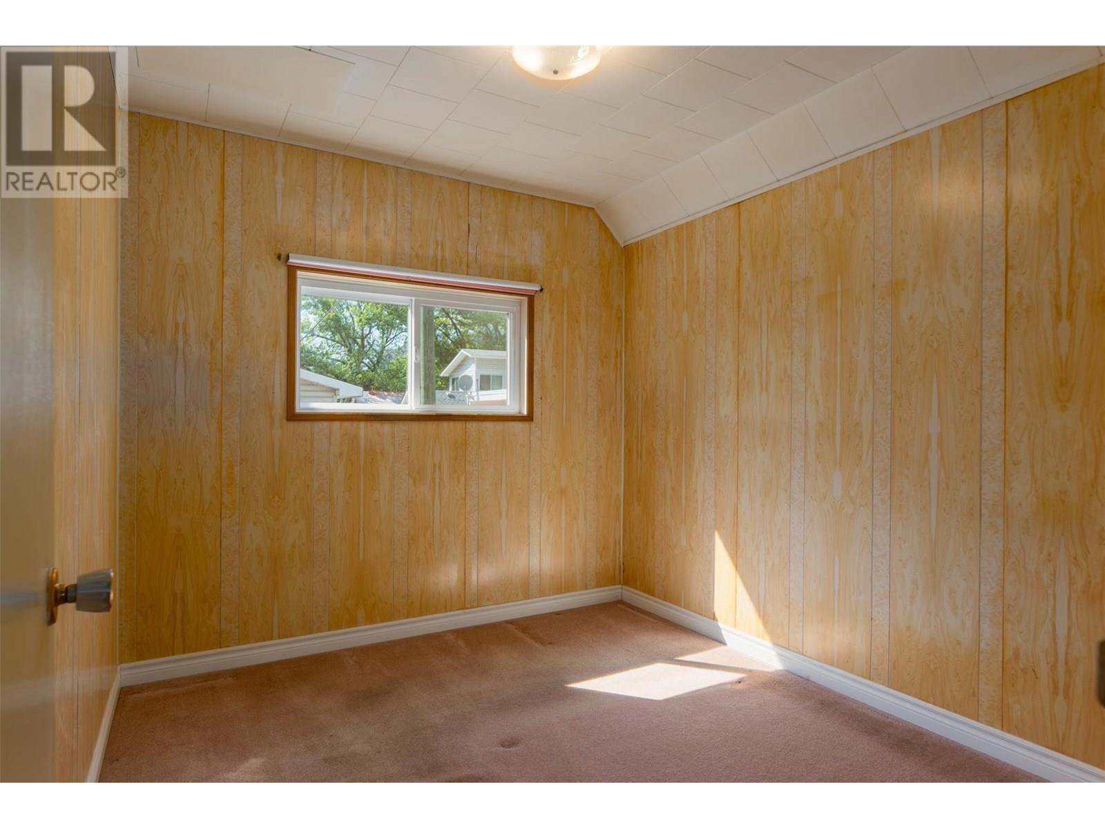2233 Fifth Avenue, Trail, British Columbia  V1R 3E8 - Photo 12 - 10352267