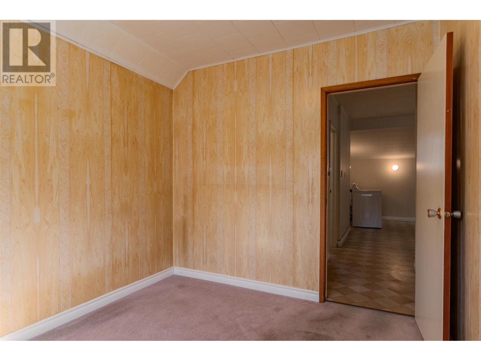 2233 Fifth Avenue, Trail, British Columbia  V1R 3E8 - Photo 13 - 10352267