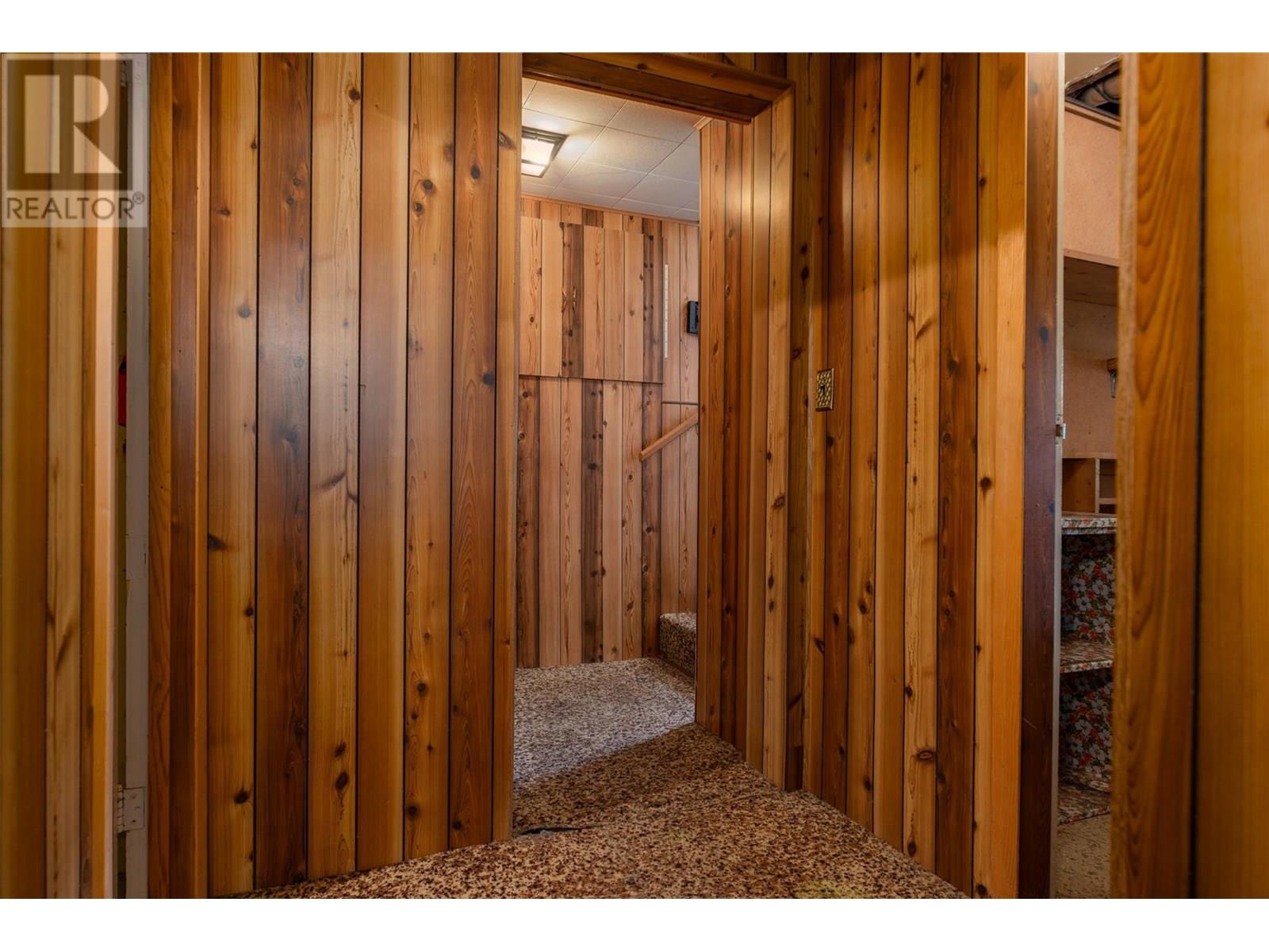 2233 Fifth Avenue, Trail, British Columbia  V1R 3E8 - Photo 20 - 10352267