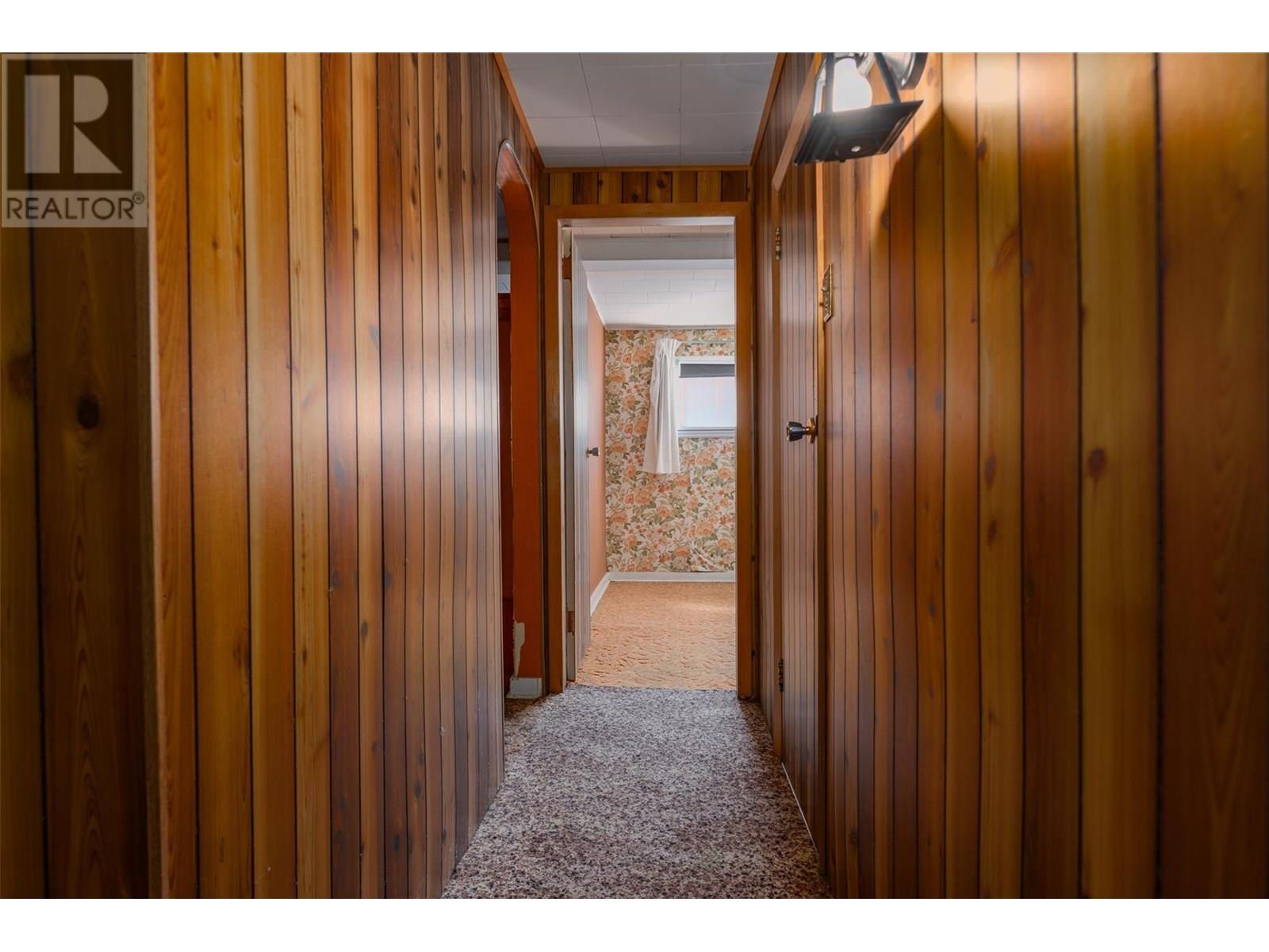 2233 Fifth Avenue, Trail, British Columbia  V1R 3E8 - Photo 21 - 10352267