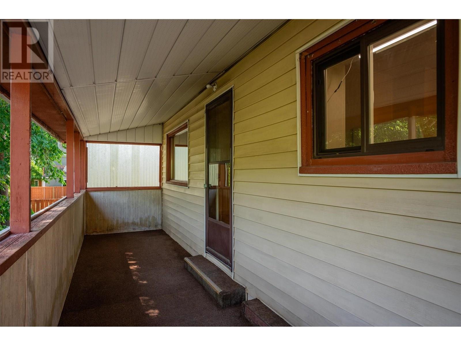 2233 Fifth Avenue, Trail, British Columbia  V1R 3E8 - Photo 29 - 10352267