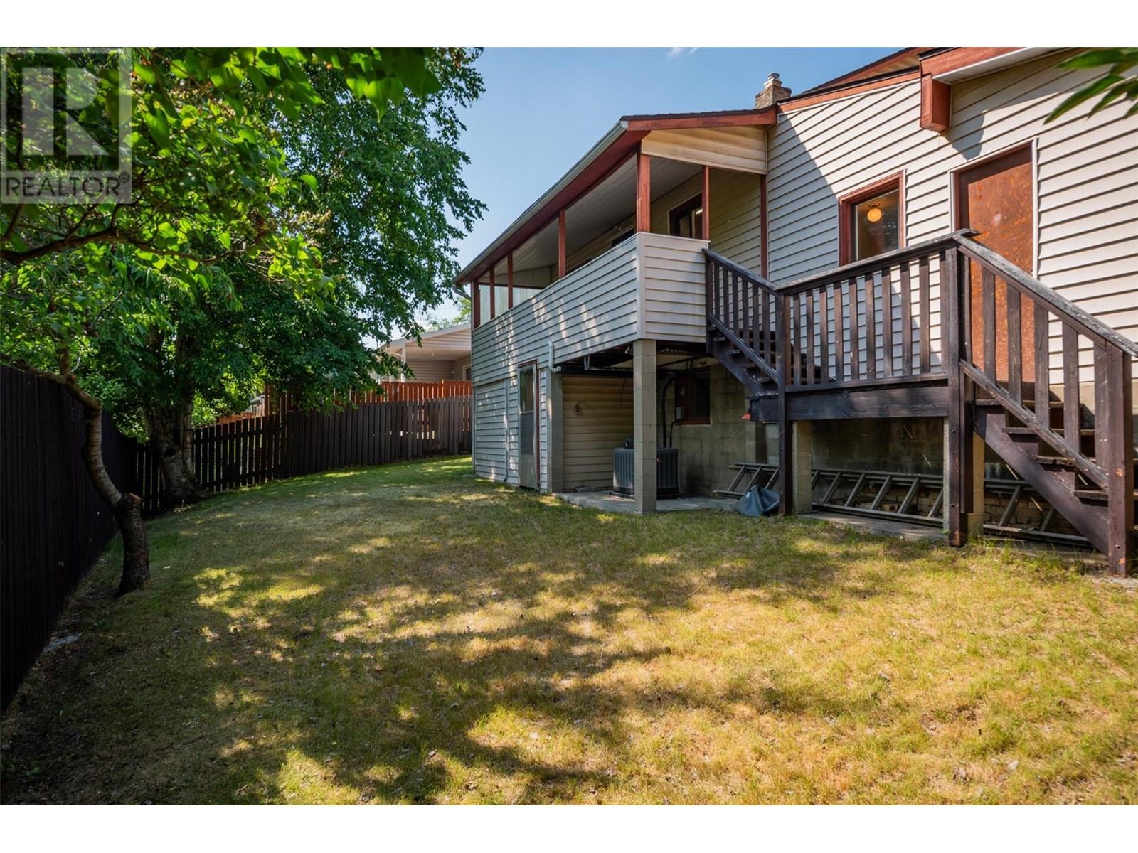 2233 Fifth Avenue, Trail, British Columbia  V1R 3E8 - Photo 3 - 10352267