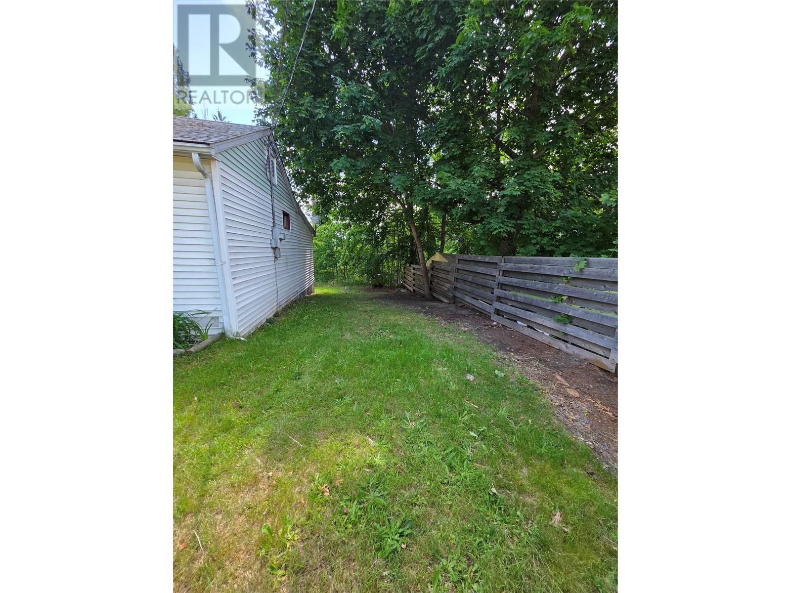 96 Broadway Street E, Nakusp, British Columbia  V0G 1R0 - Photo 15 - 10352326