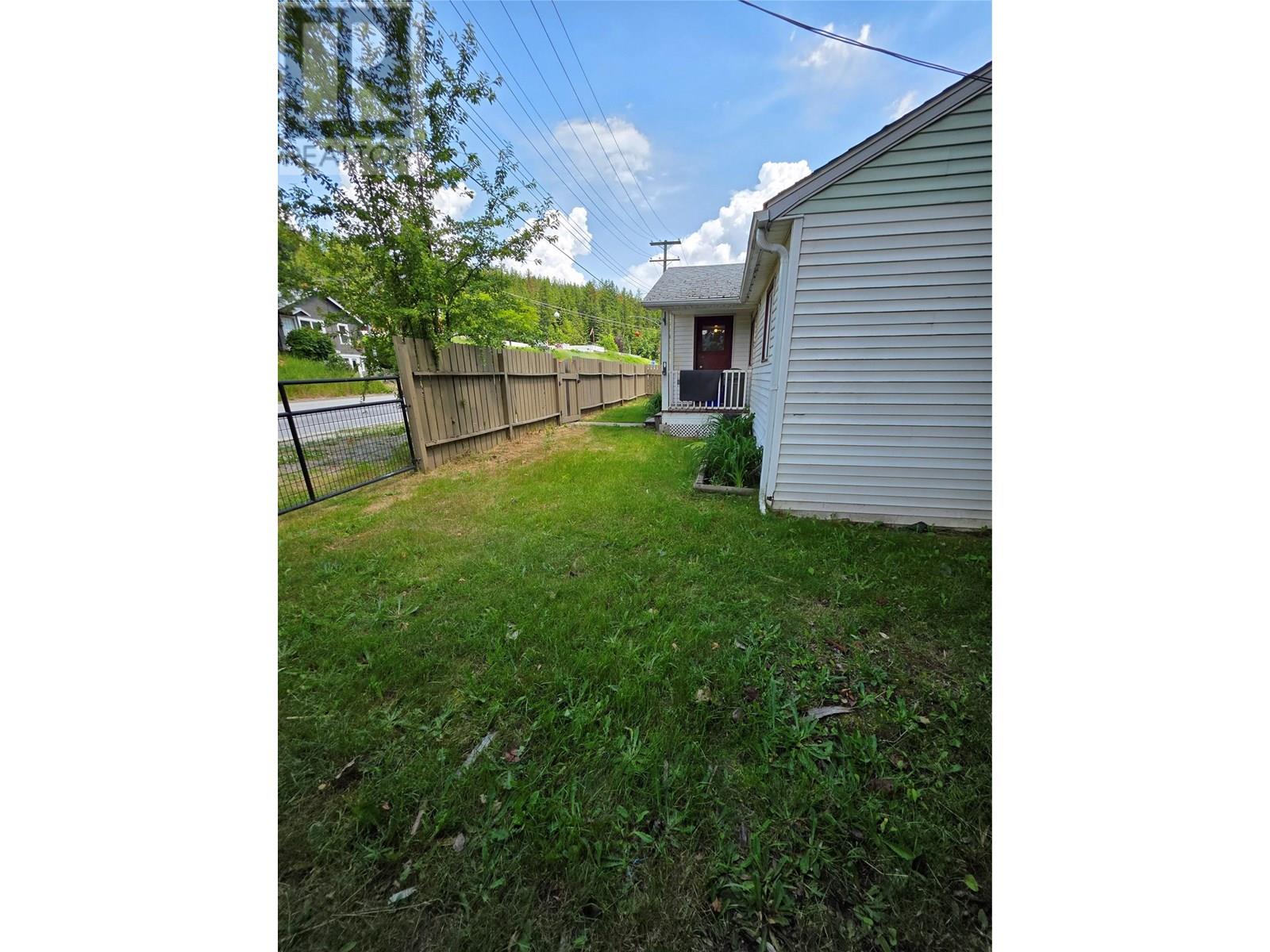 96 Broadway Street E, Nakusp, British Columbia  V0G 1R0 - Photo 16 - 10352326