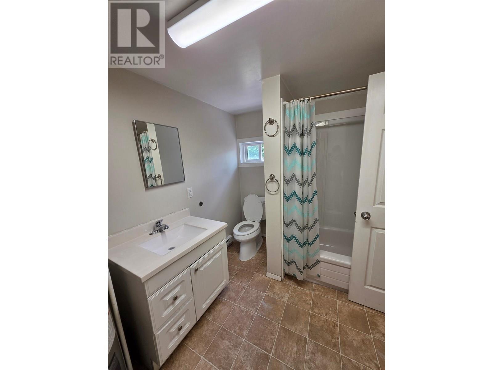 96 Broadway Street E, Nakusp, British Columbia  V0G 1R0 - Photo 7 - 10352326