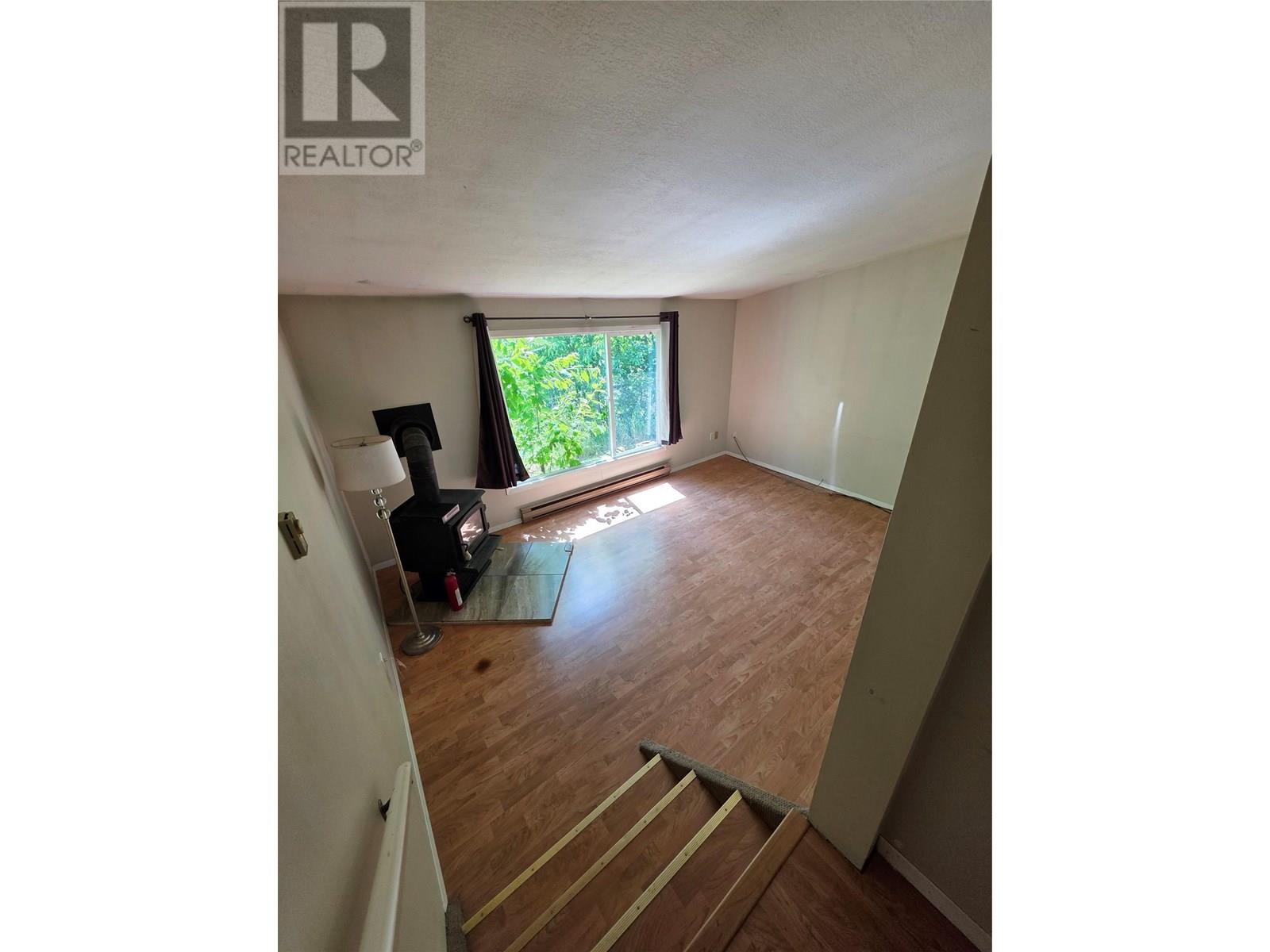 96 Broadway Street E, Nakusp, British Columbia  V0G 1R0 - Photo 8 - 10352326