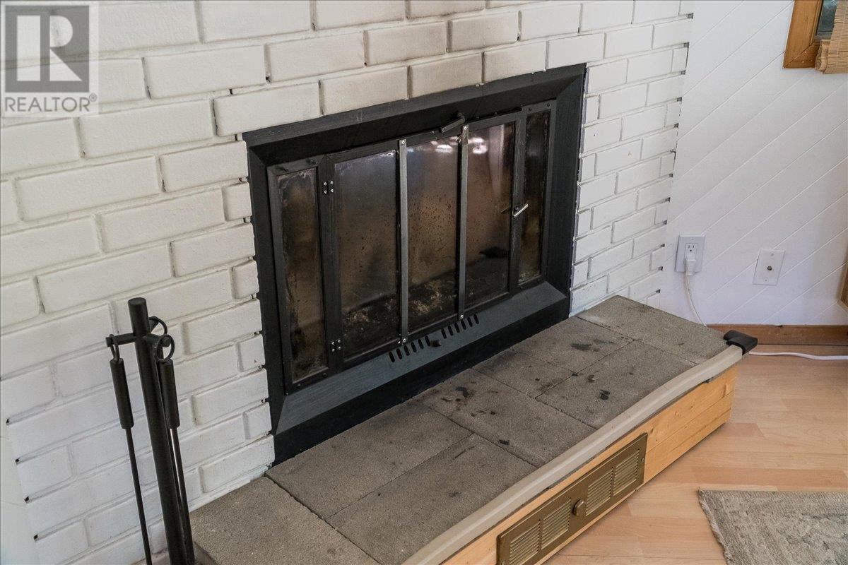 1052 Frances Street, Robson, British Columbia  V0G 1X0 - Photo 16 - 10352437