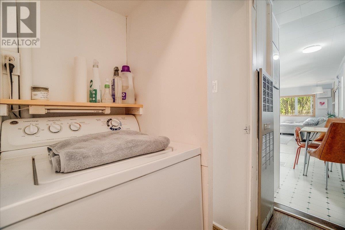 1052 Frances Street, Robson, British Columbia  V0G 1X0 - Photo 22 - 10352437