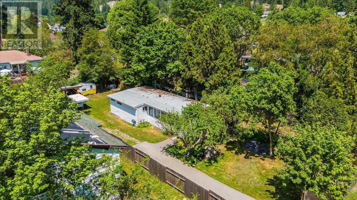 1052 Frances Street, Robson, British Columbia  V0G 1X0 - Photo 42 - 10352437