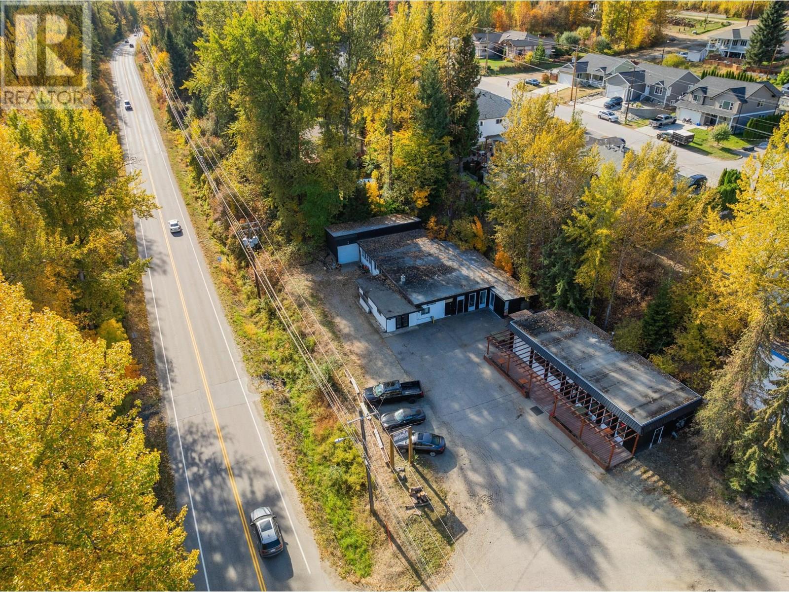 1841 3b Highway, Fruitvale, British Columbia  V0G 1L0 - Photo 32 - 10352844