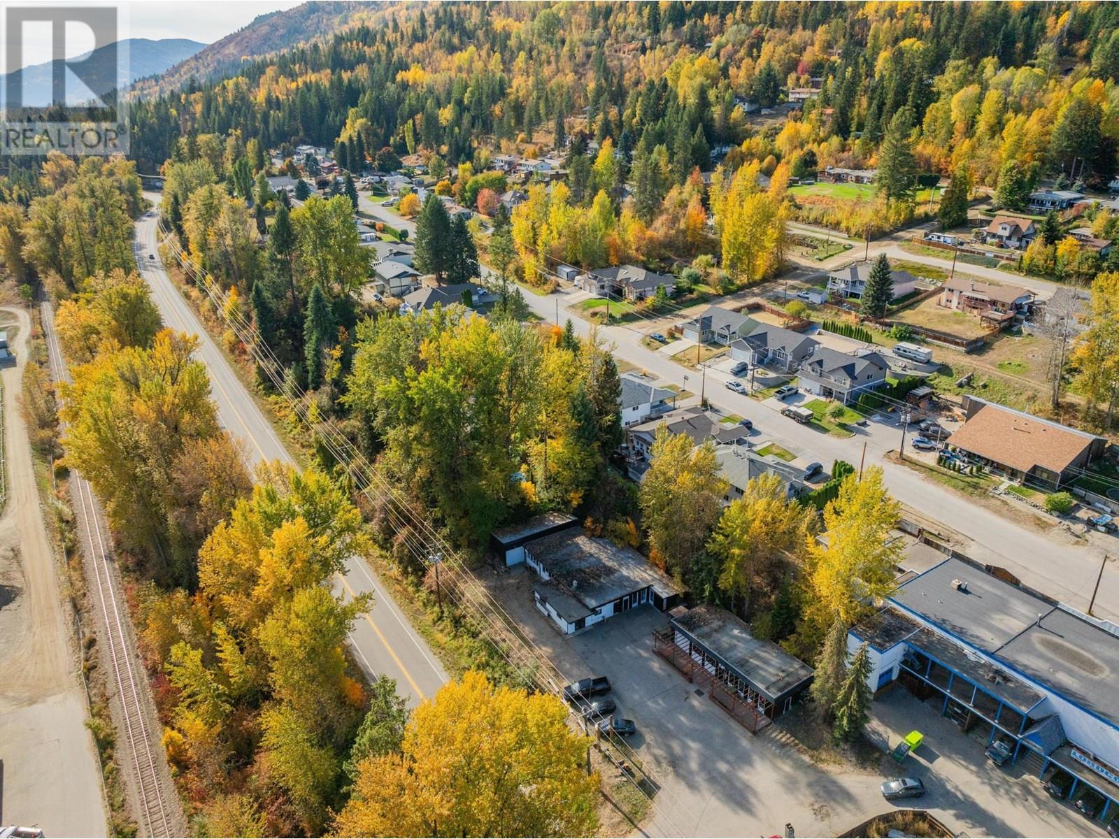 1841 3b Highway, Fruitvale, British Columbia  V0G 1L0 - Photo 36 - 10352844