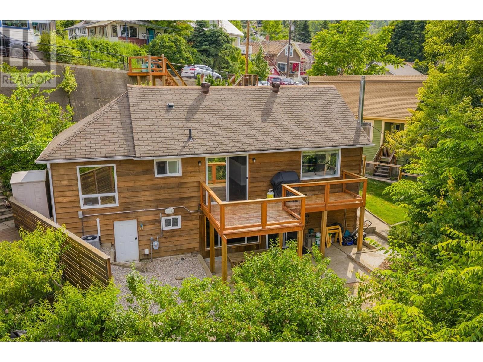 1965 Oak Street, Trail, British Columbia  V1R 3Z8 - Photo 1 - 10352657