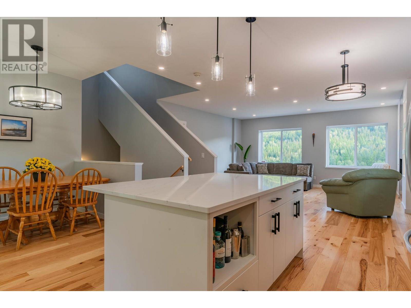 934 Redstone Drive, Rossland, British Columbia  V0G 1Y0 - Photo 14 - 10353036