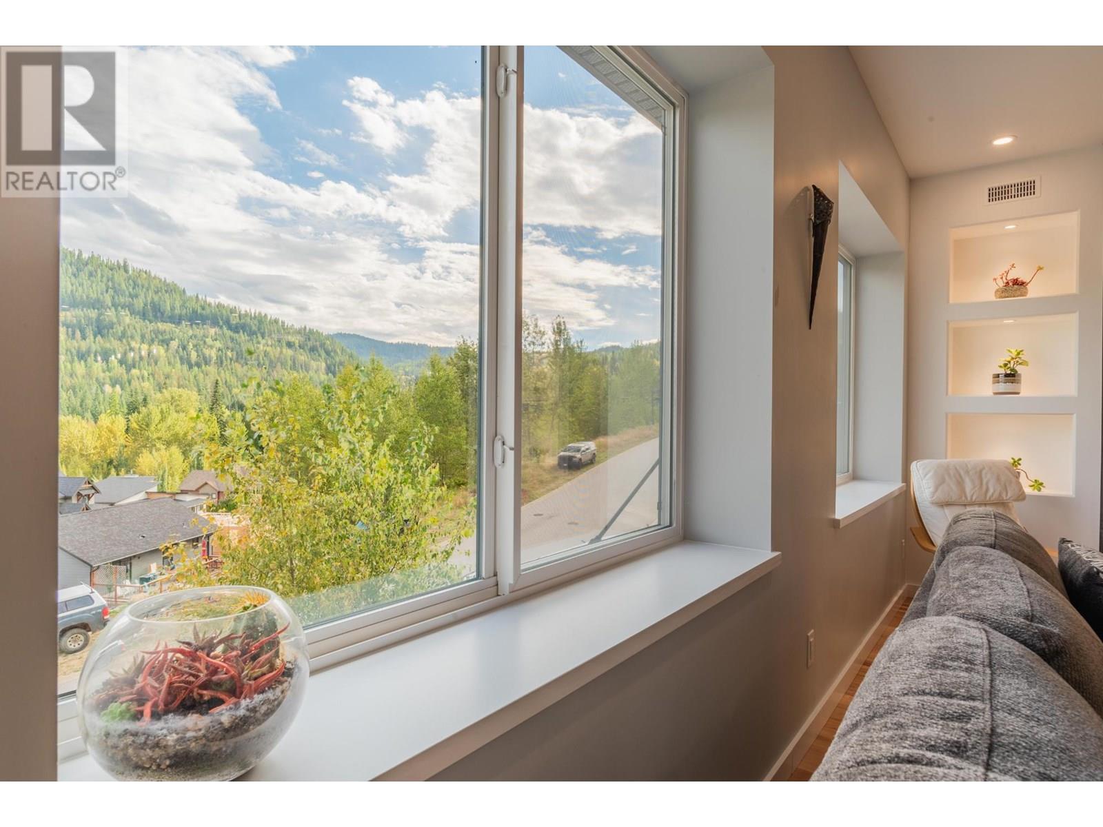 934 Redstone Drive, Rossland, British Columbia  V0G 1Y0 - Photo 23 - 10353036
