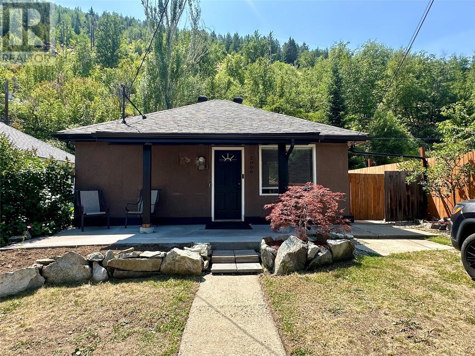 2006 Daniel Street, Trail, British Columbia  V1R 4G9 - Photo 1 - 10352803