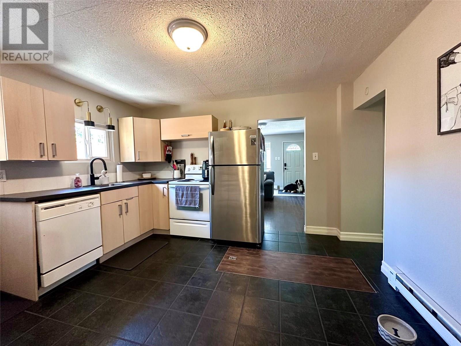 2006 Daniel Street, Trail, British Columbia  V1R 4G9 - Photo 10 - 10352803