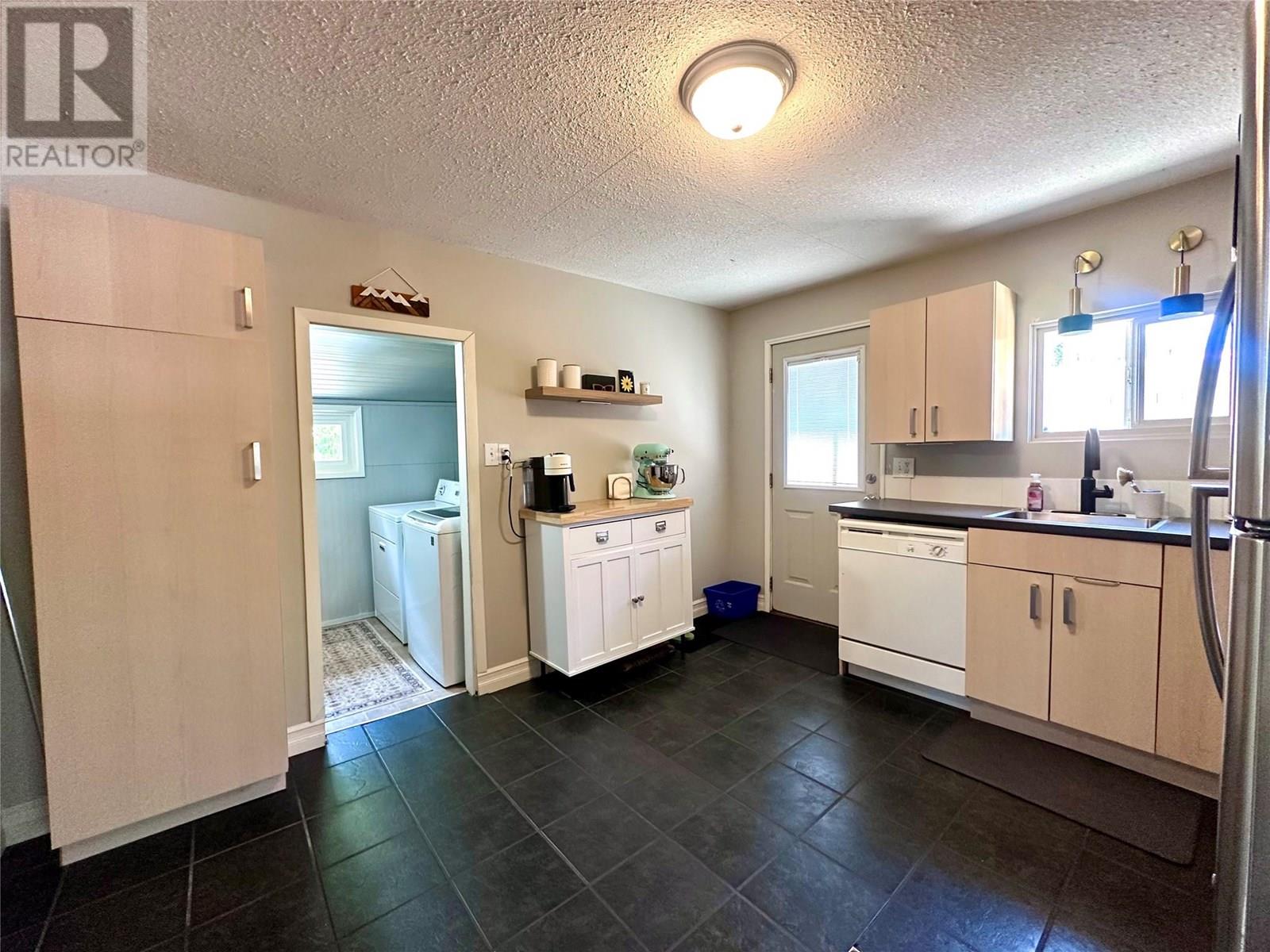 2006 Daniel Street, Trail, British Columbia  V1R 4G9 - Photo 12 - 10352803