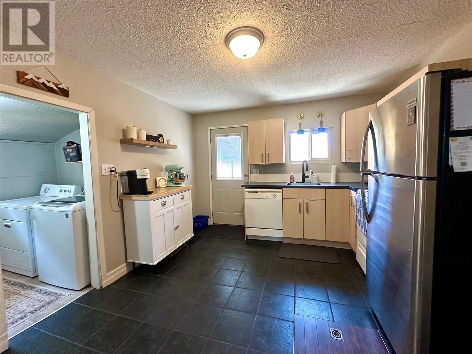 2006 Daniel Street, Trail, British Columbia  V1R 4G9 - Photo 13 - 10352803