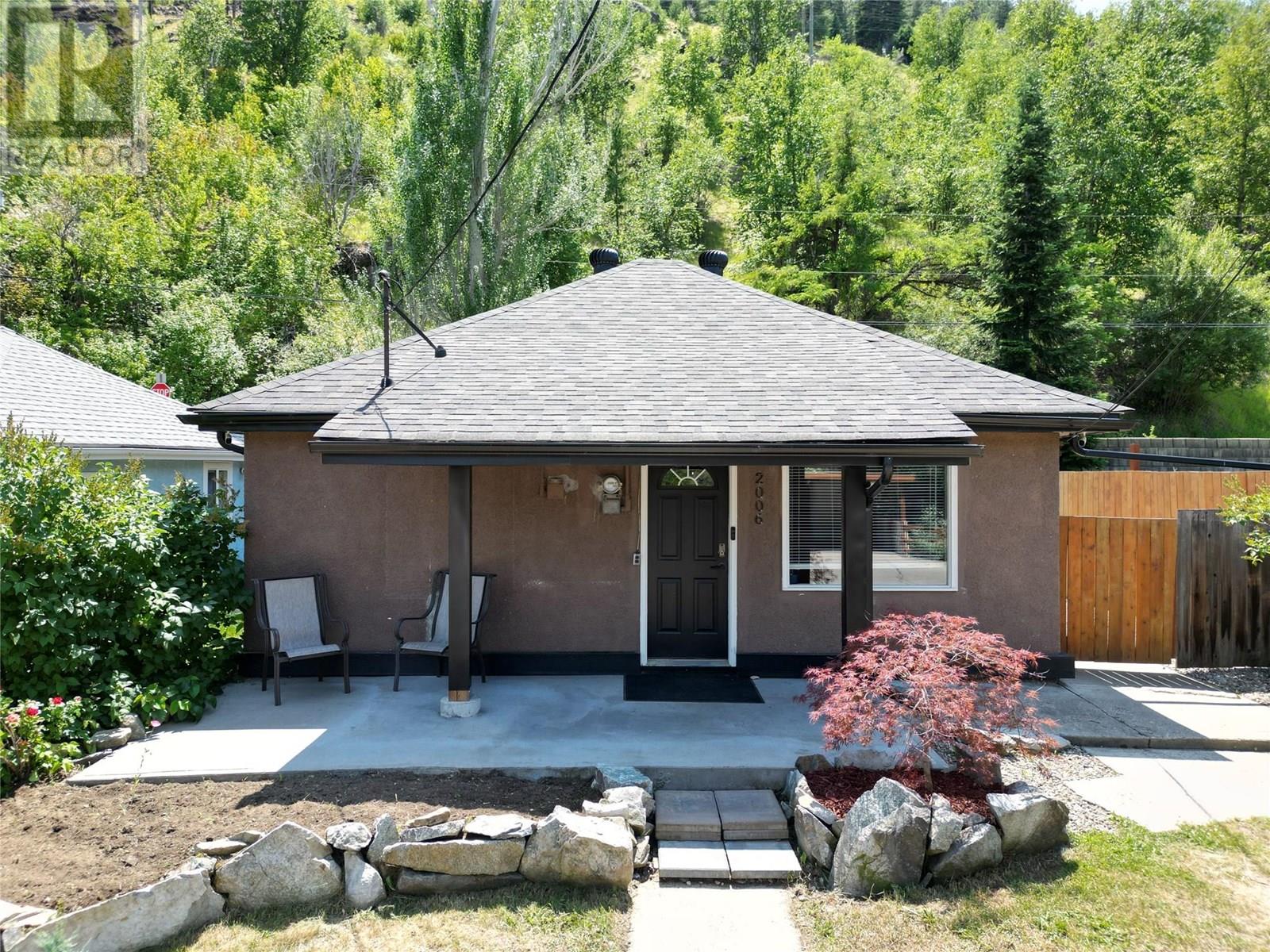 2006 Daniel Street, Trail, British Columbia  V1R 4G9 - Photo 2 - 10352803