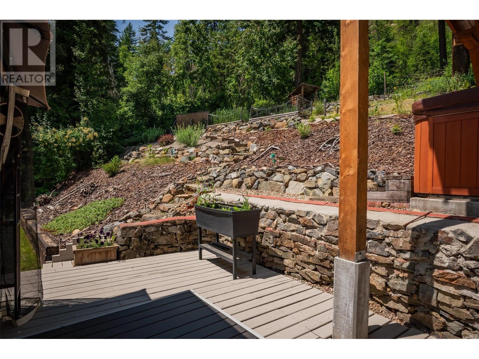 1105 Christie Road, Montrose, British Columbia  V0G 1P0 - Photo 11 - 10353049