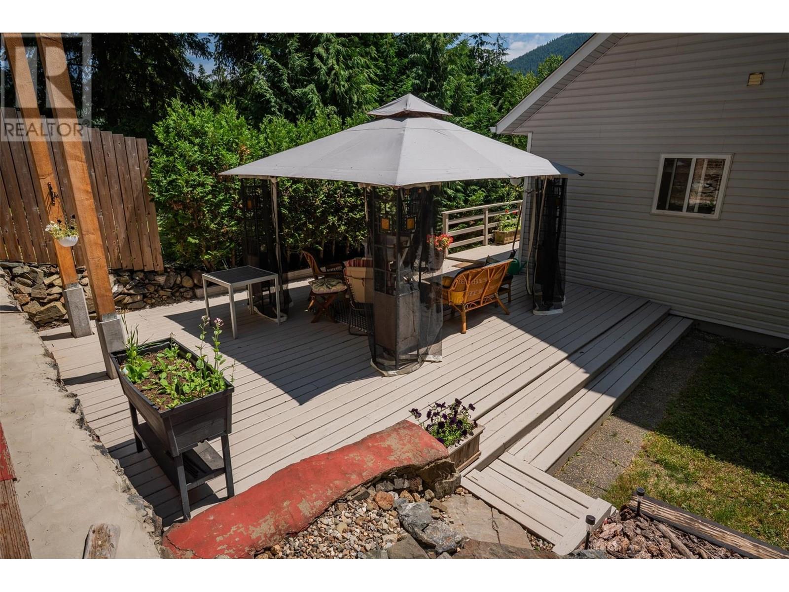 1105 Christie Road, Montrose, British Columbia  V0G 1P0 - Photo 13 - 10353049