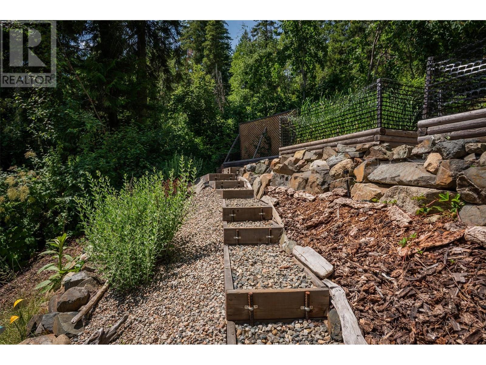1105 Christie Road, Montrose, British Columbia  V0G 1P0 - Photo 14 - 10353049
