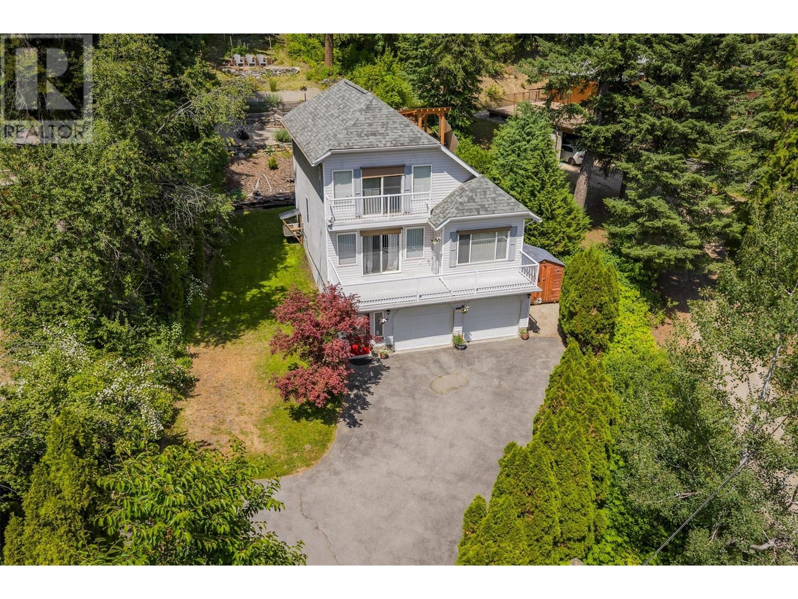1105 Christie Road, Montrose, British Columbia  V0G 1P0 - Photo 2 - 10353049