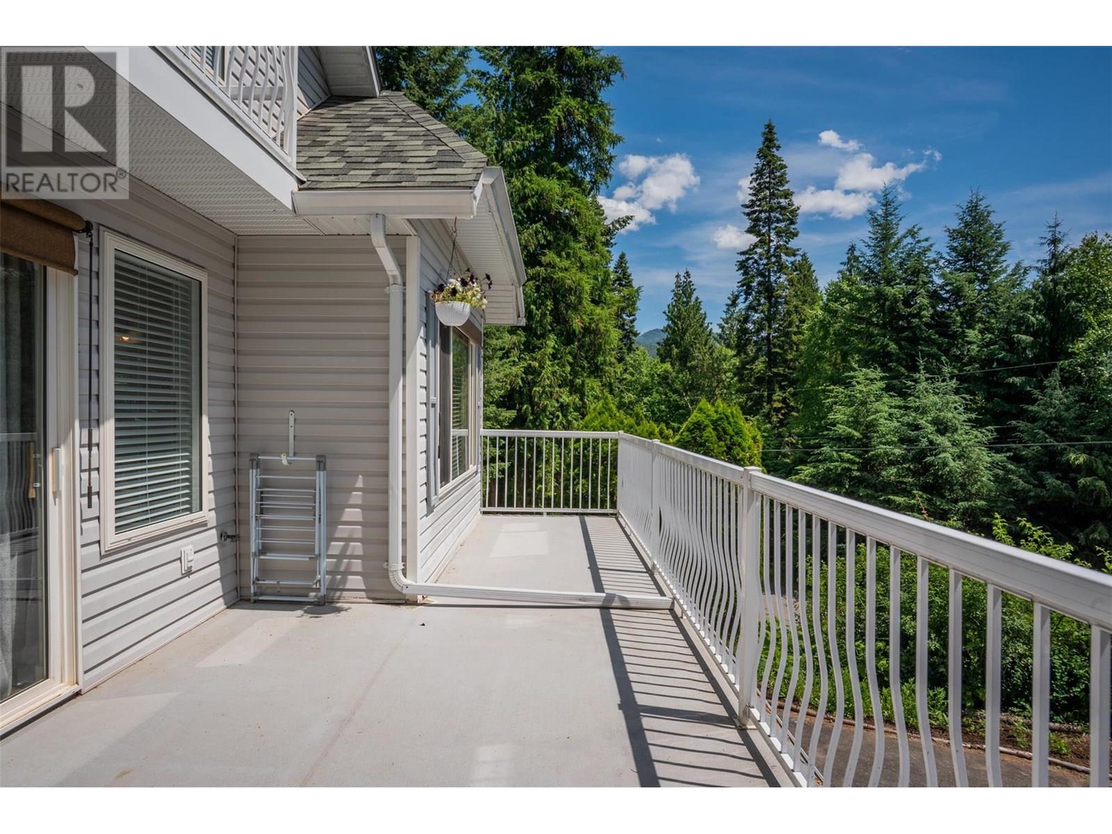 1105 Christie Road, Montrose, British Columbia  V0G 1P0 - Photo 38 - 10353049