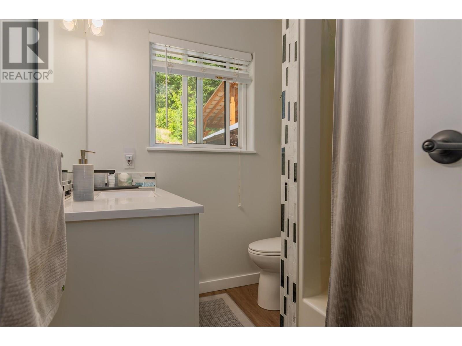 1105 Christie Road, Montrose, British Columbia  V0G 1P0 - Photo 44 - 10353049