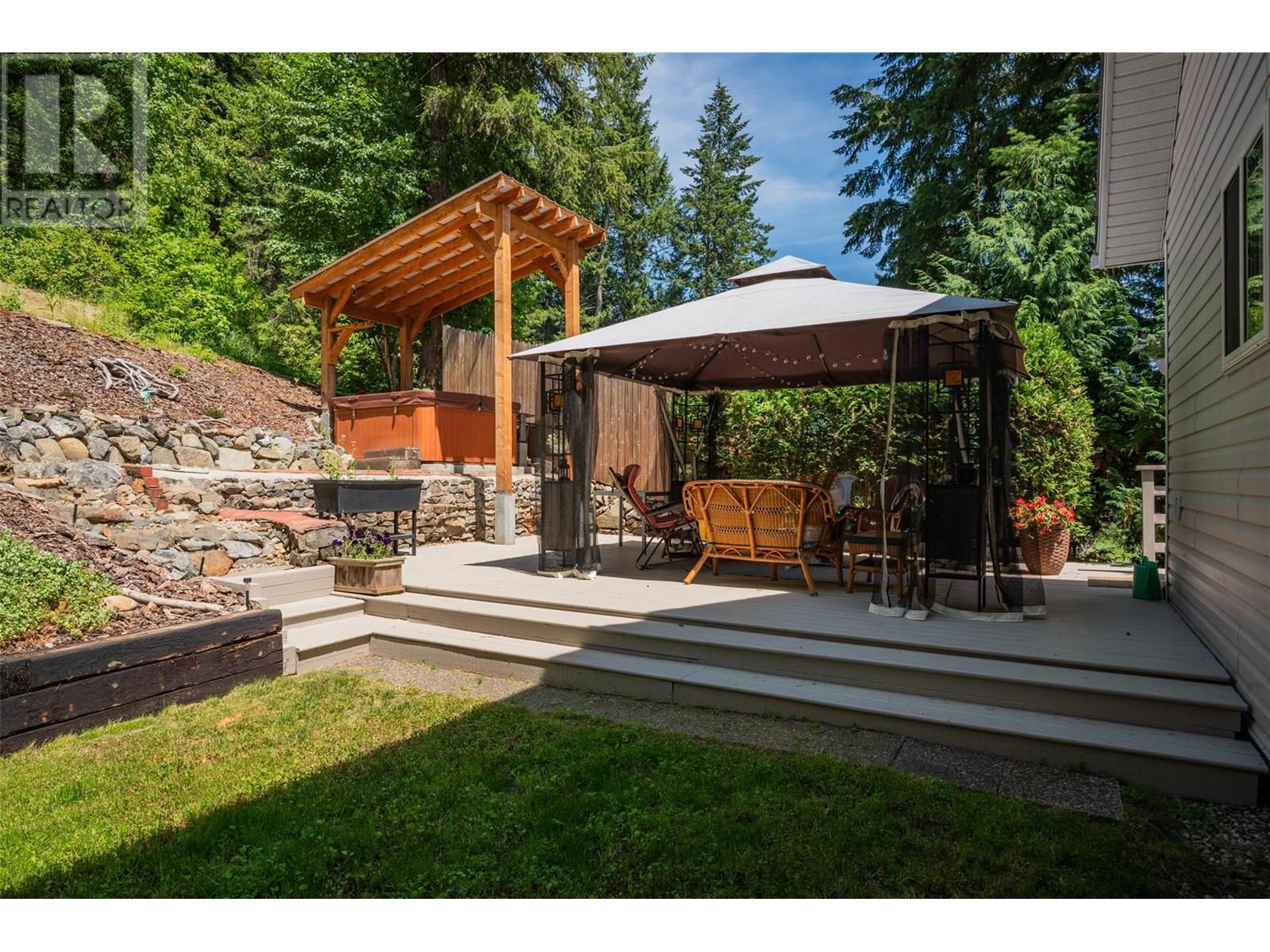 1105 Christie Road, Montrose, British Columbia  V0G 1P0 - Photo 8 - 10353049