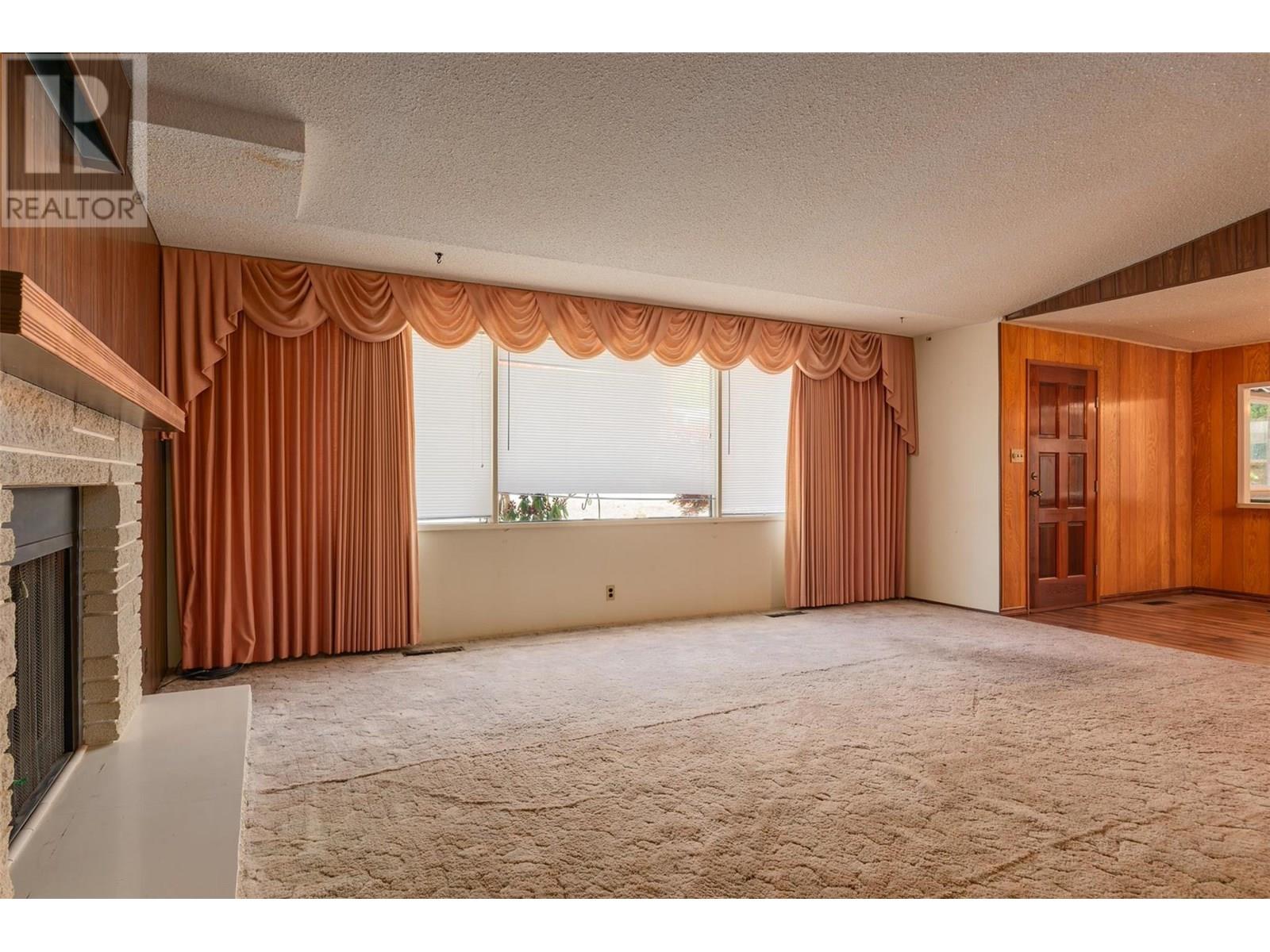 235 10th Avenue, Montrose, British Columbia  V0G 1P0 - Photo 12 - 10353010