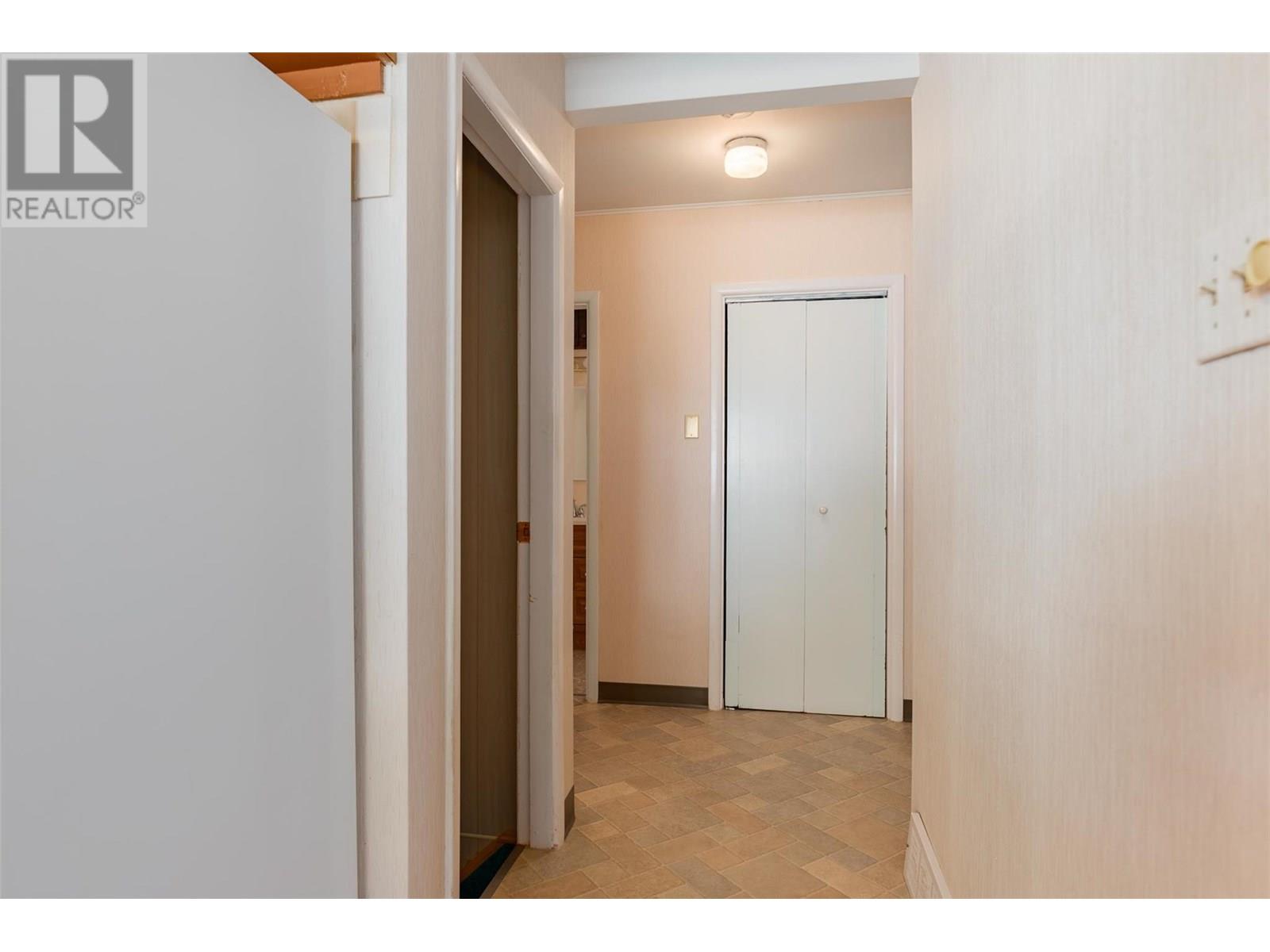 235 10th Avenue, Montrose, British Columbia  V0G 1P0 - Photo 14 - 10353010
