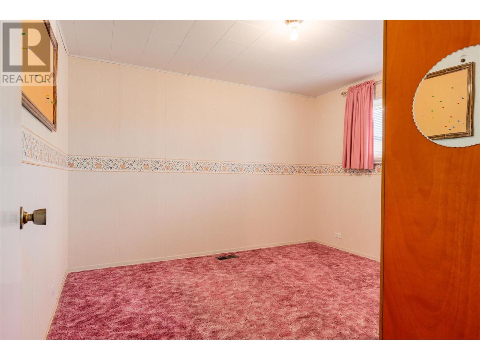 235 10th Avenue, Montrose, British Columbia  V0G 1P0 - Photo 20 - 10353010