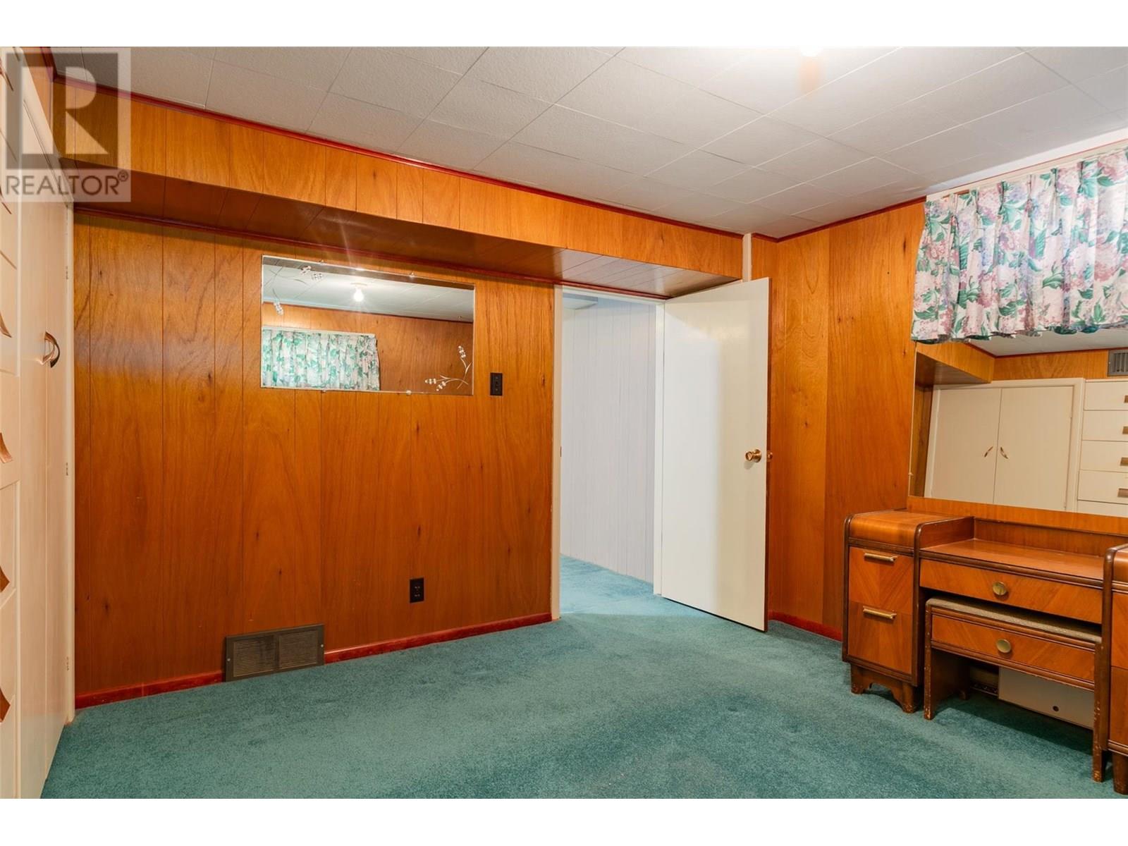 235 10th Avenue, Montrose, British Columbia  V0G 1P0 - Photo 25 - 10353010