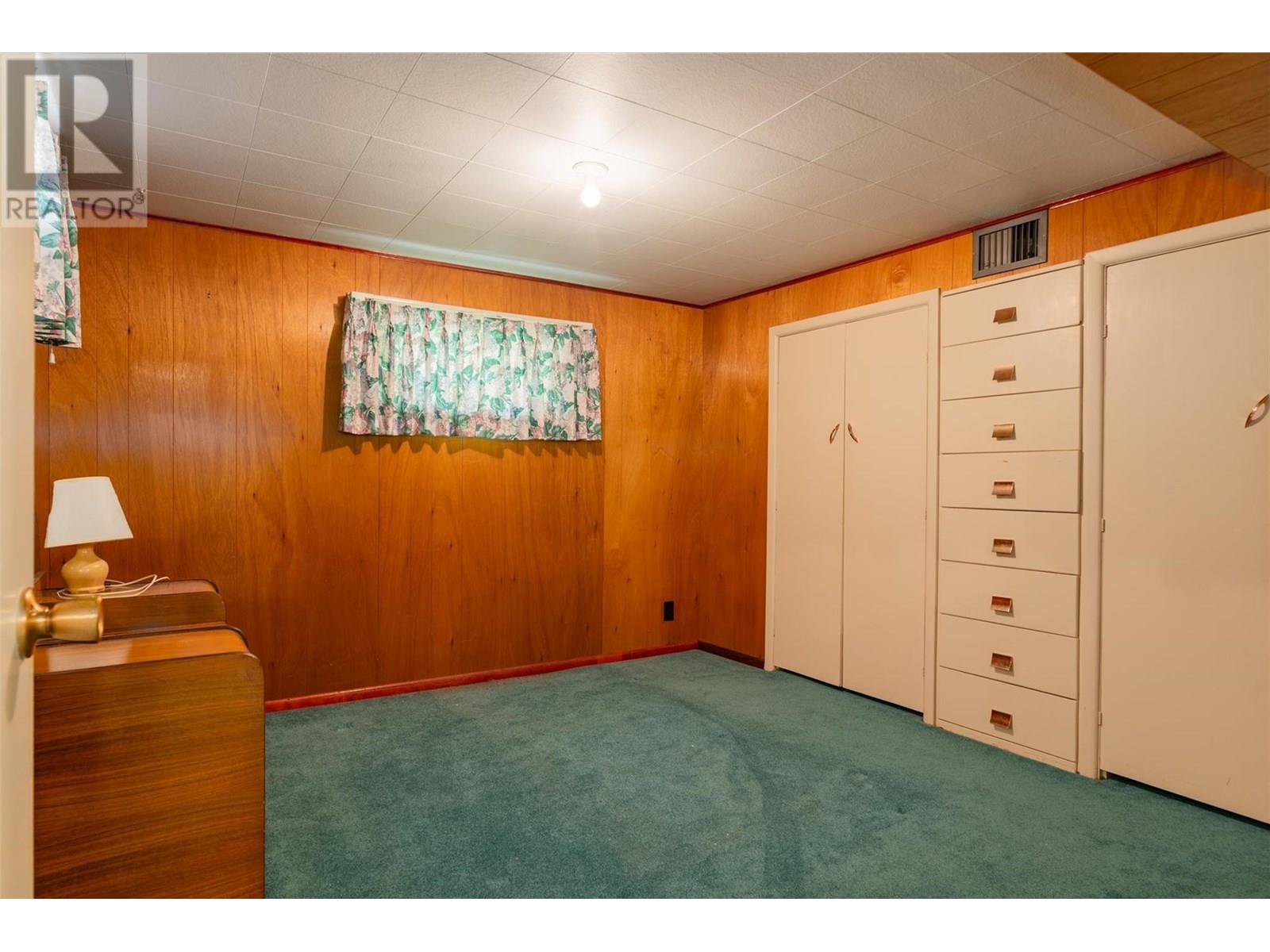 235 10th Avenue, Montrose, British Columbia  V0G 1P0 - Photo 26 - 10353010