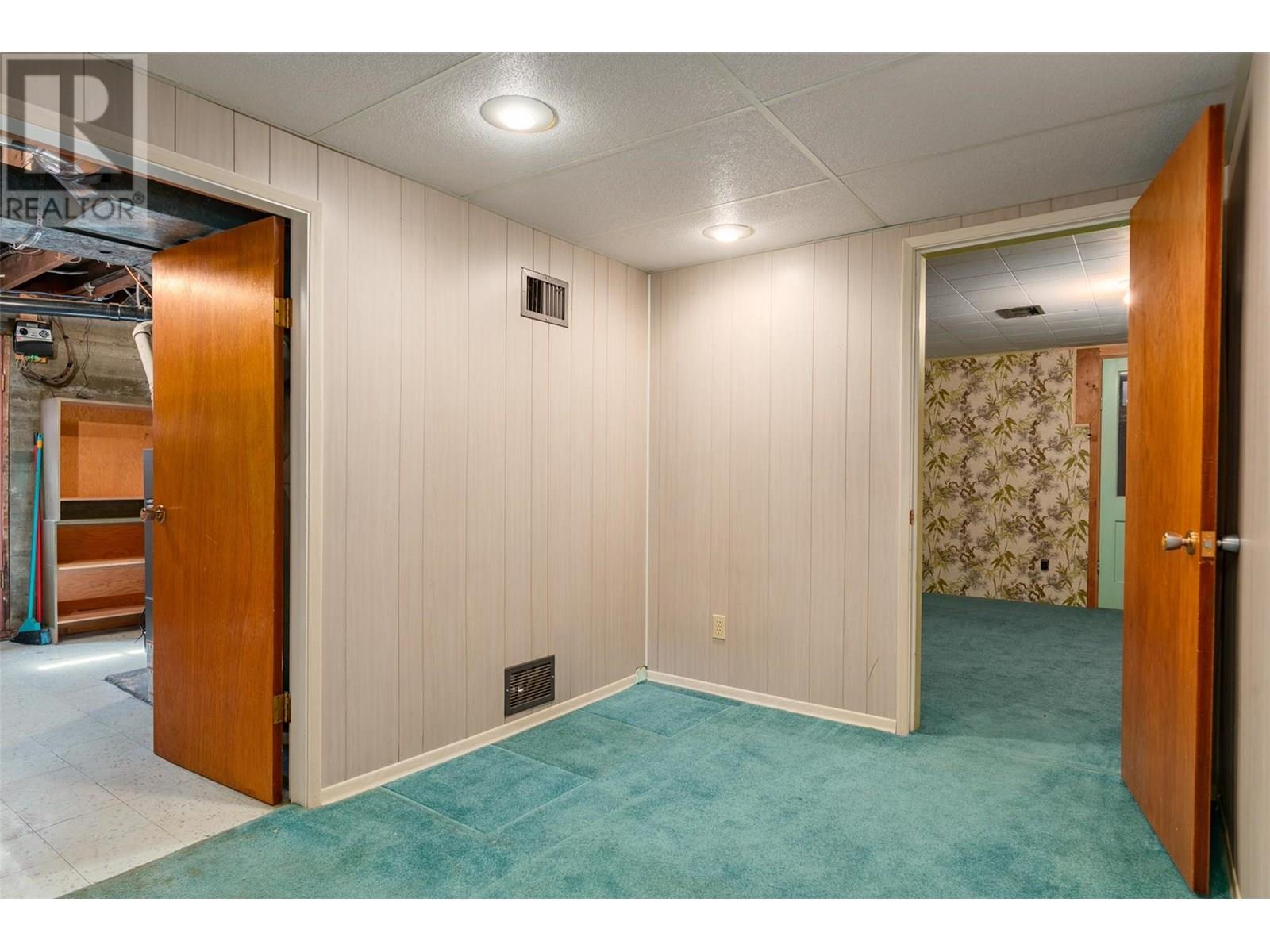 235 10th Avenue, Montrose, British Columbia  V0G 1P0 - Photo 28 - 10353010