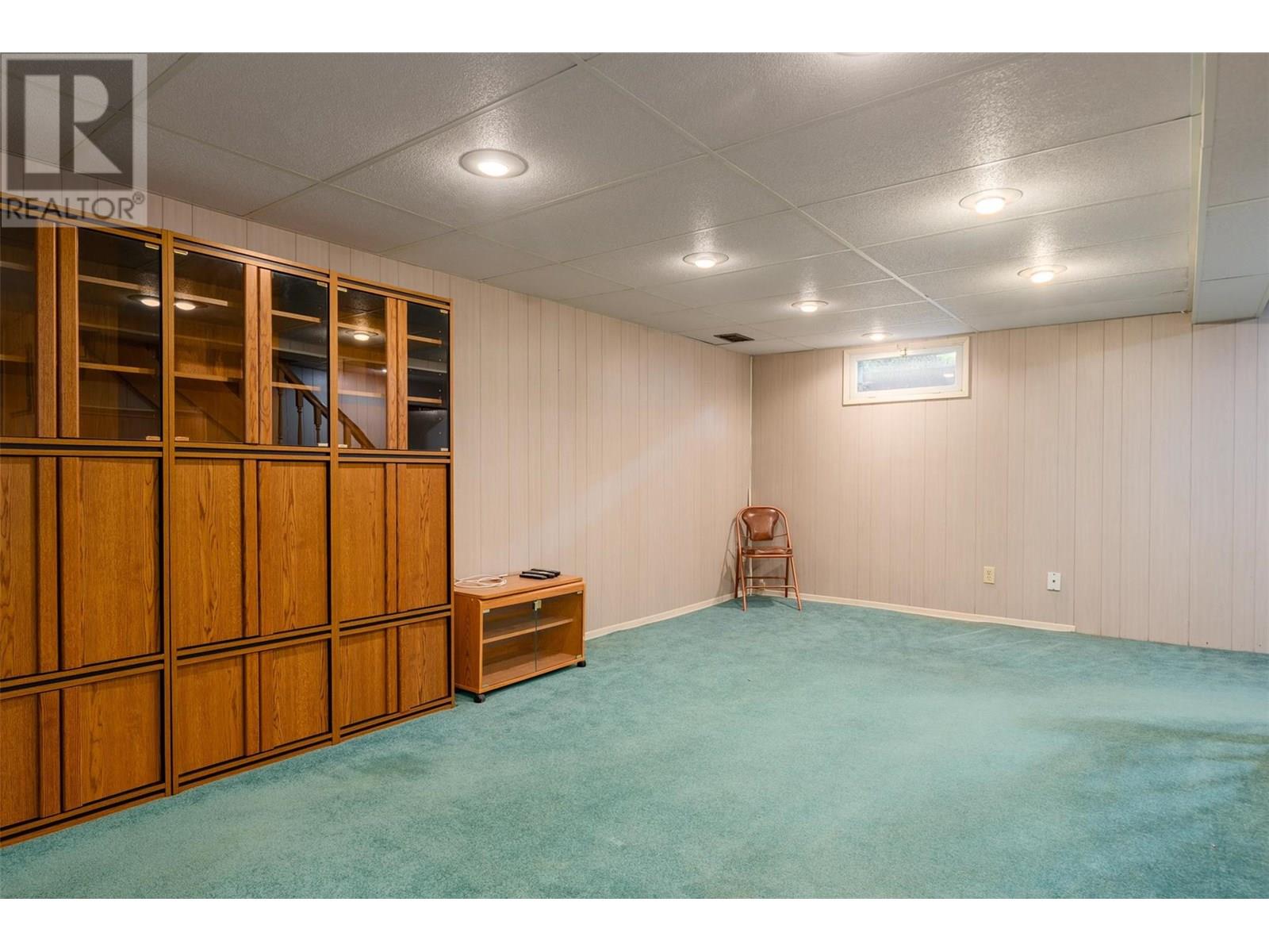 235 10th Avenue, Montrose, British Columbia  V0G 1P0 - Photo 29 - 10353010