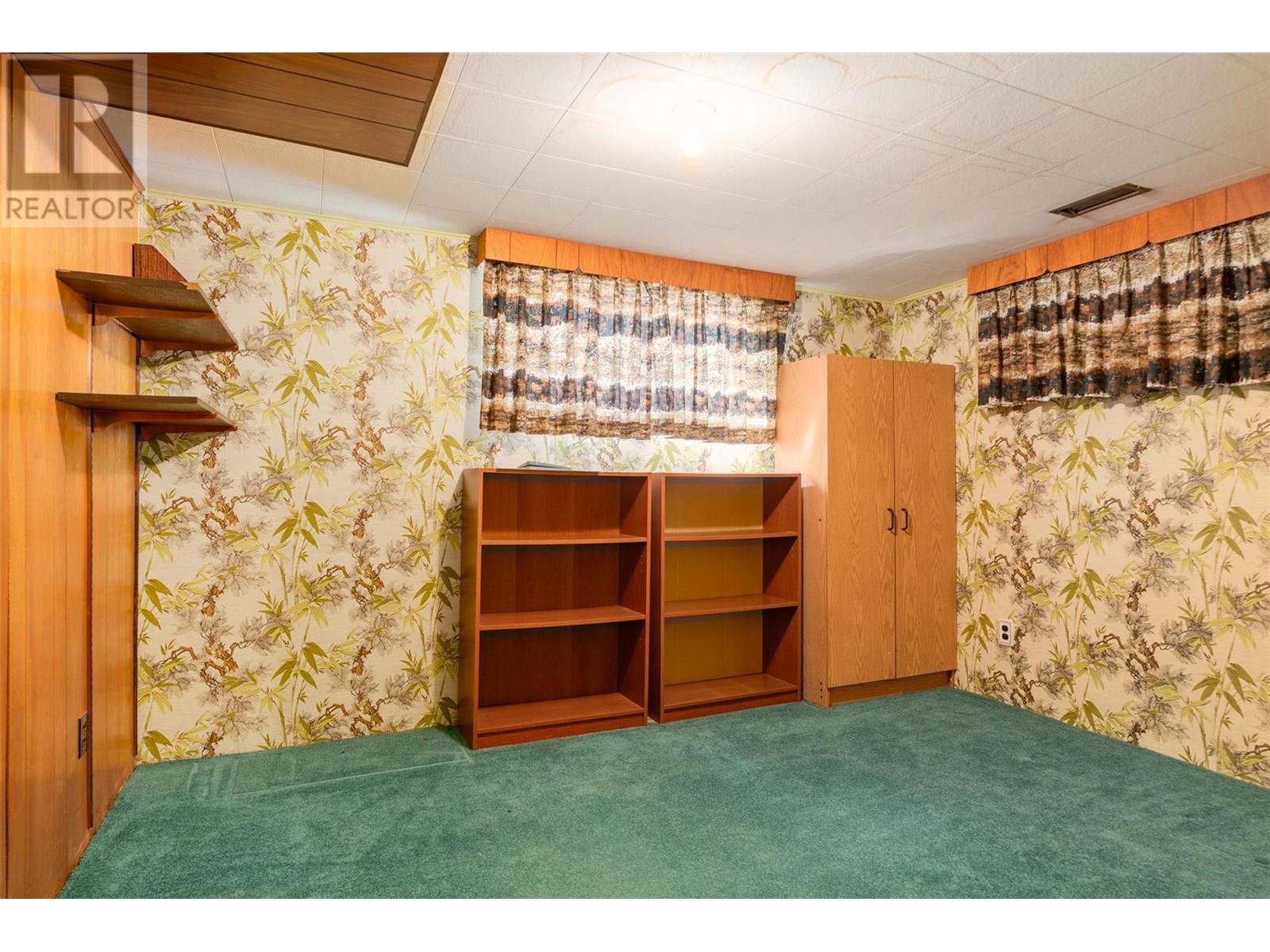235 10th Avenue, Montrose, British Columbia  V0G 1P0 - Photo 32 - 10353010
